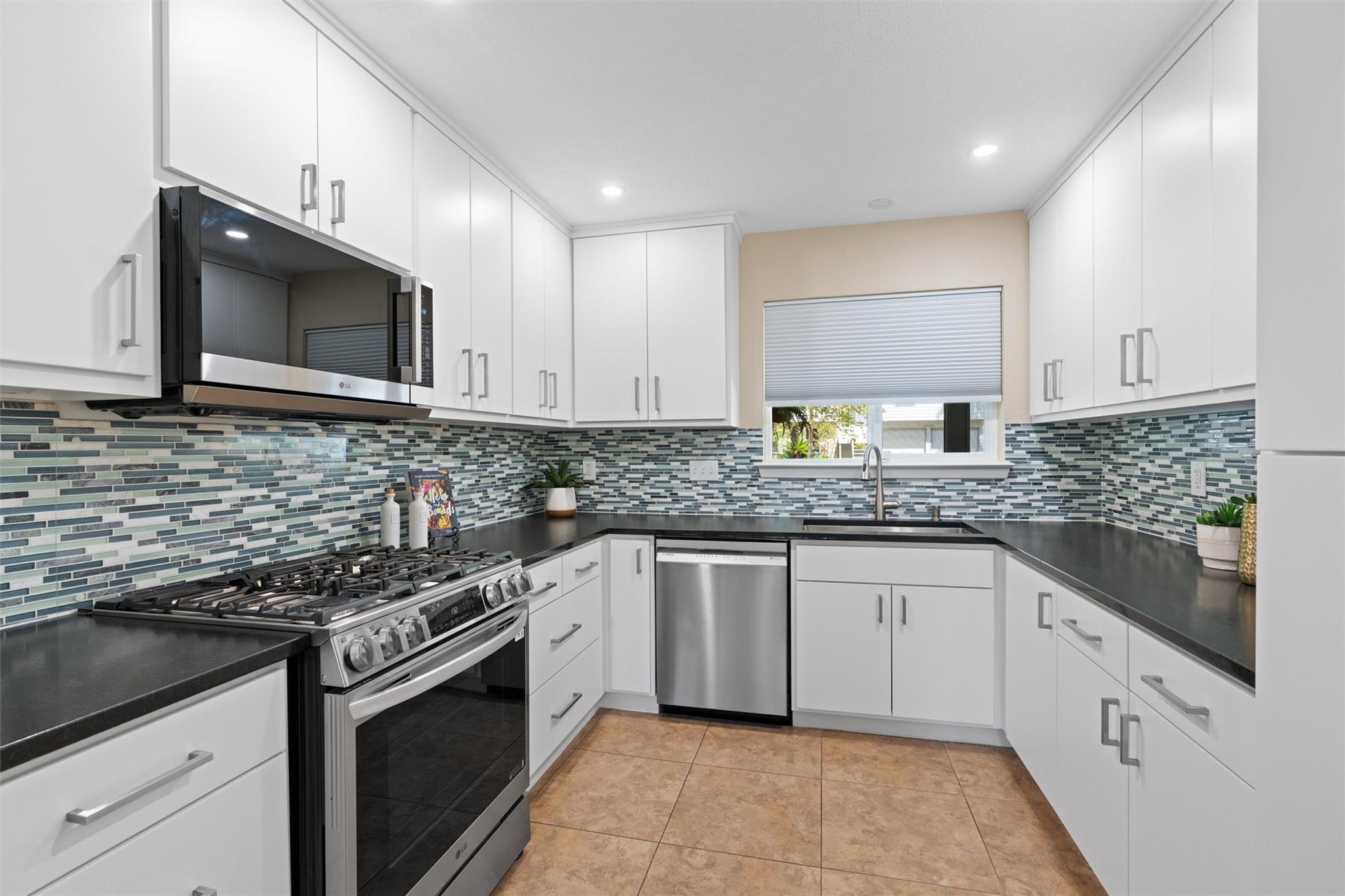 4111  Everest Ln, photo 3