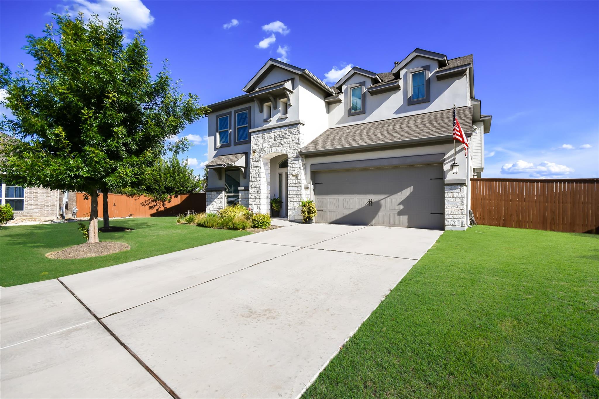 113  Cascia Cir, photo 2