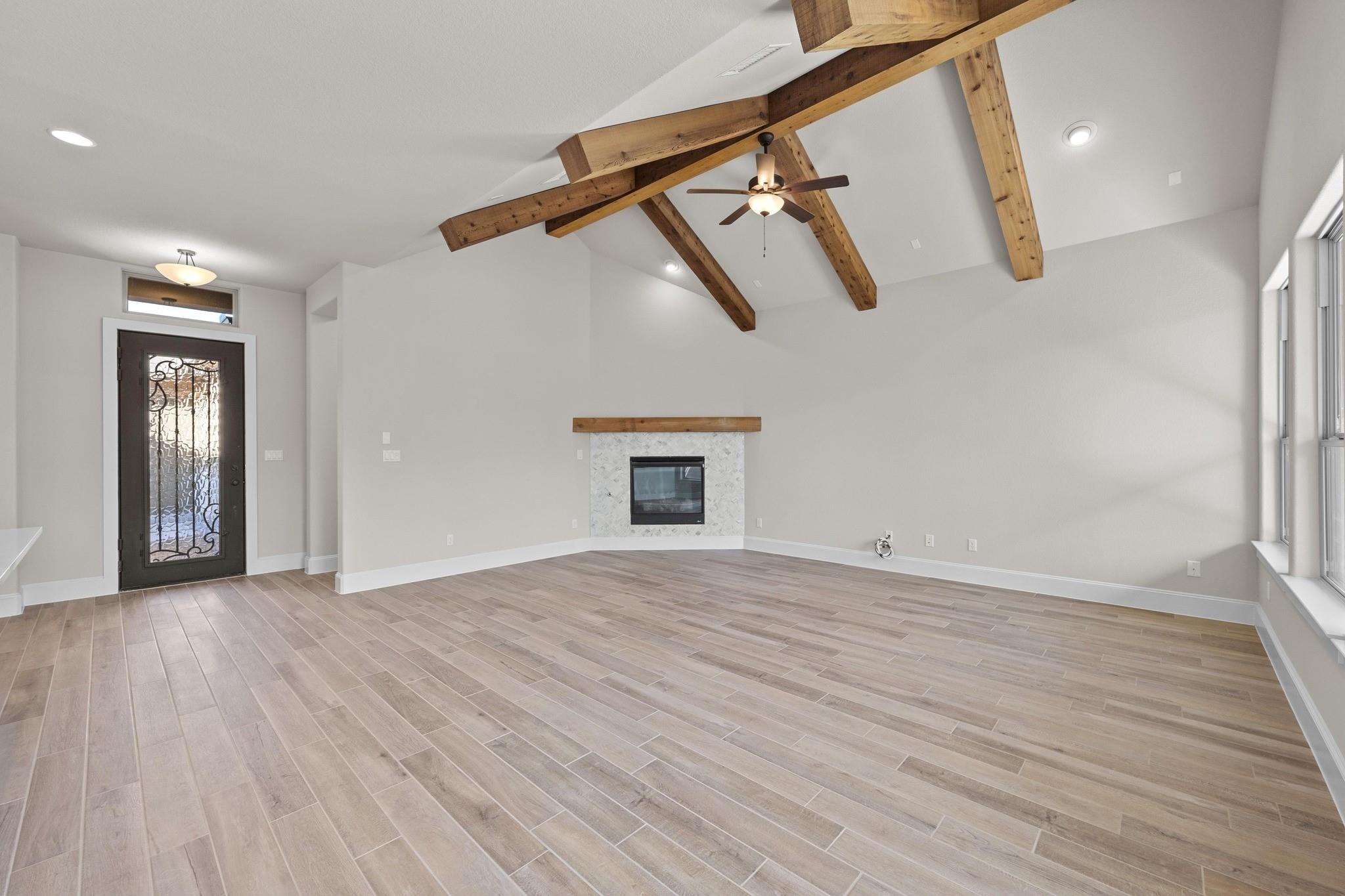 604  Bottlebrush Dr, photo 4
