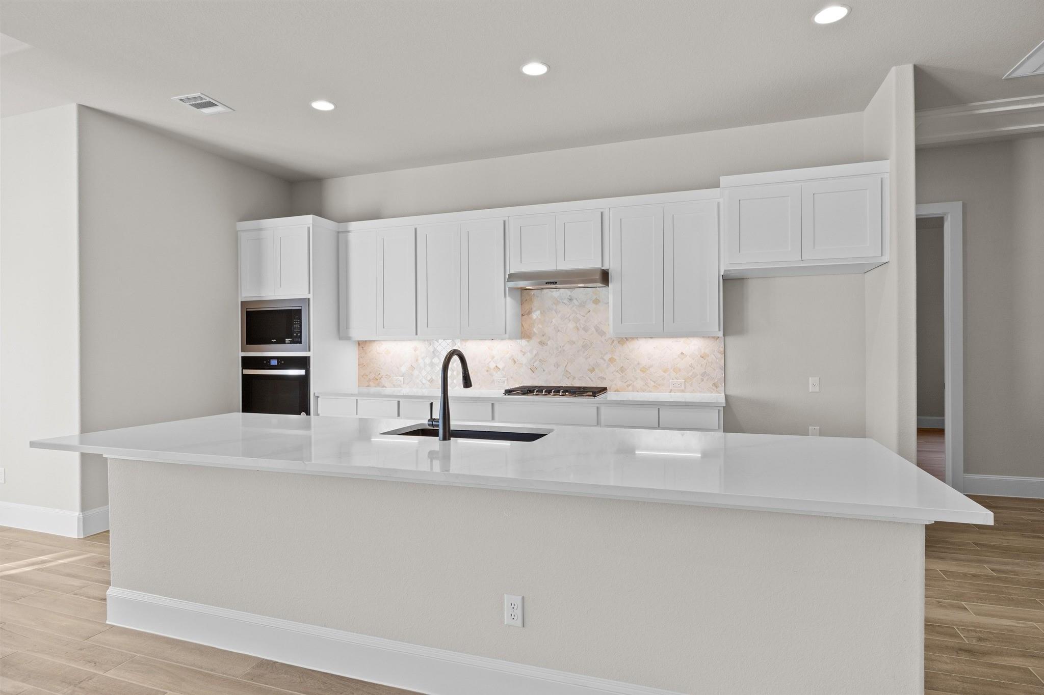 604  Bottlebrush Dr, photo 8