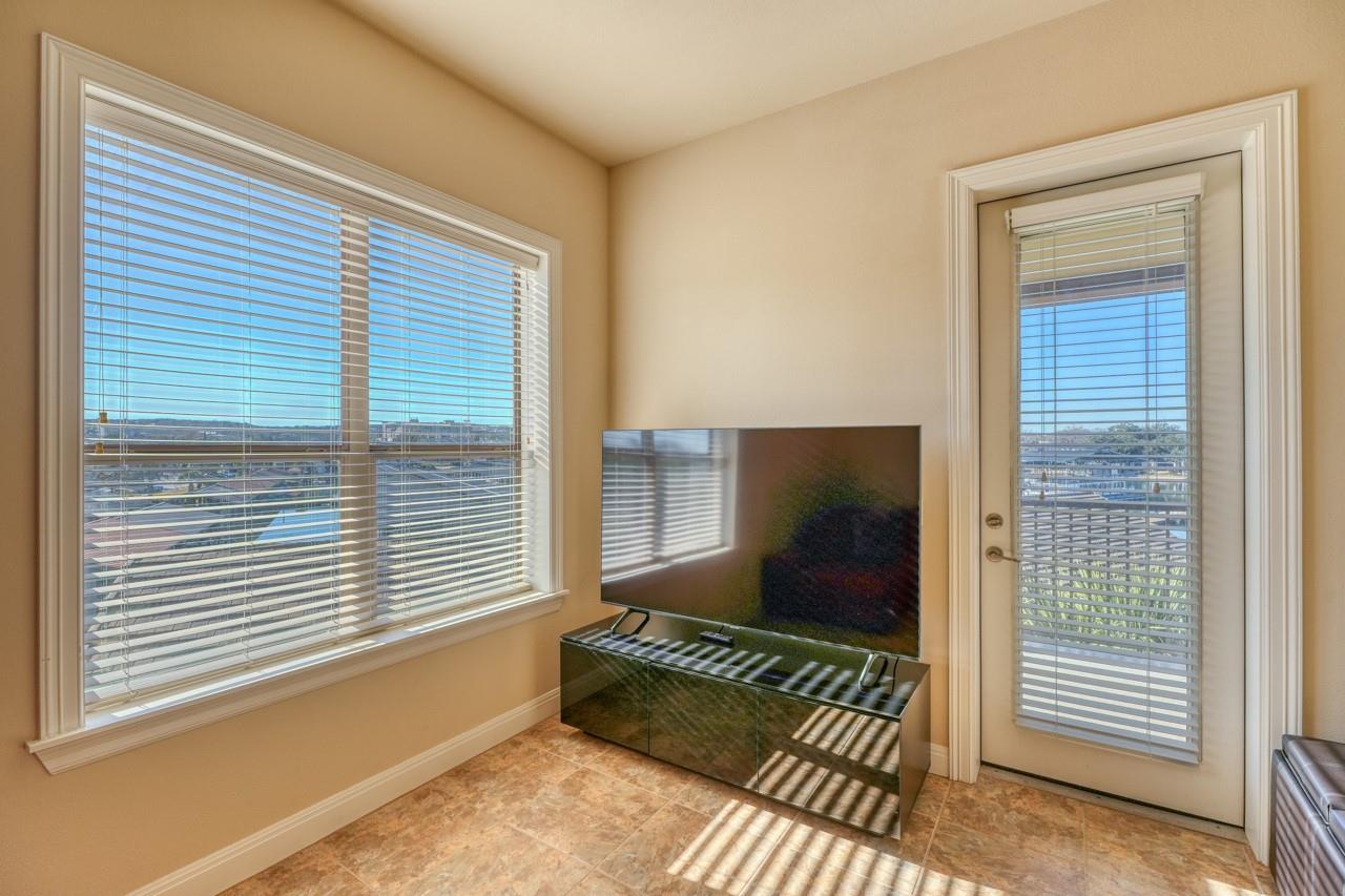 101 W Bank None  #27, photo 5