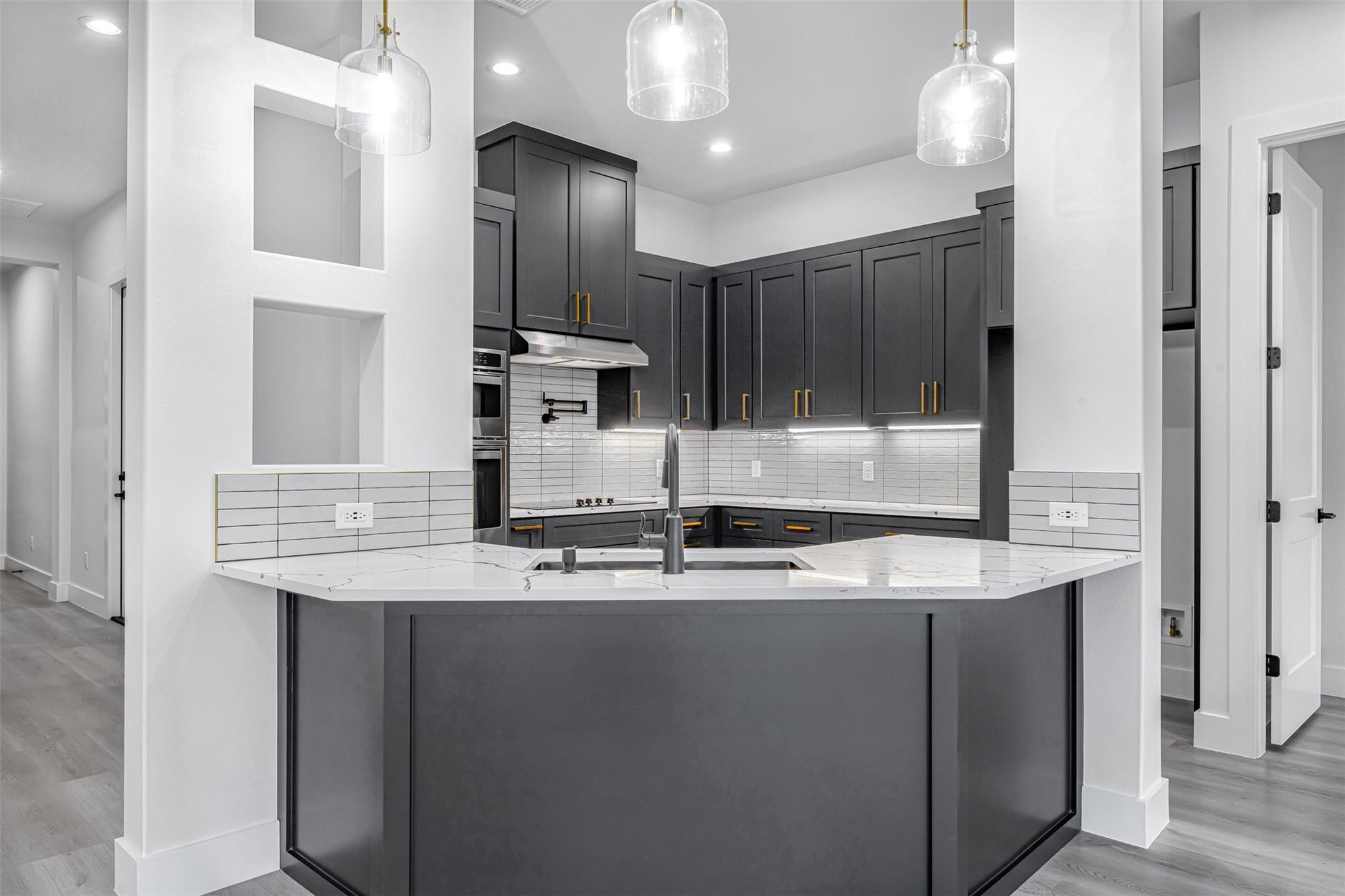 303  W Lane Ave, photo 6