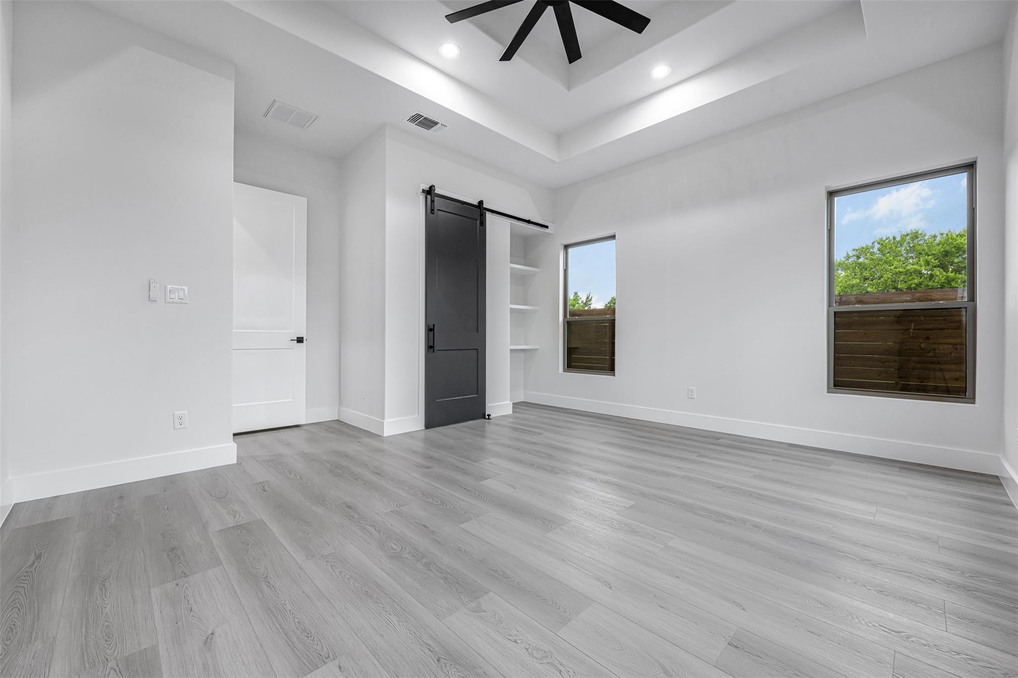 303  W Lane Ave, photo 8