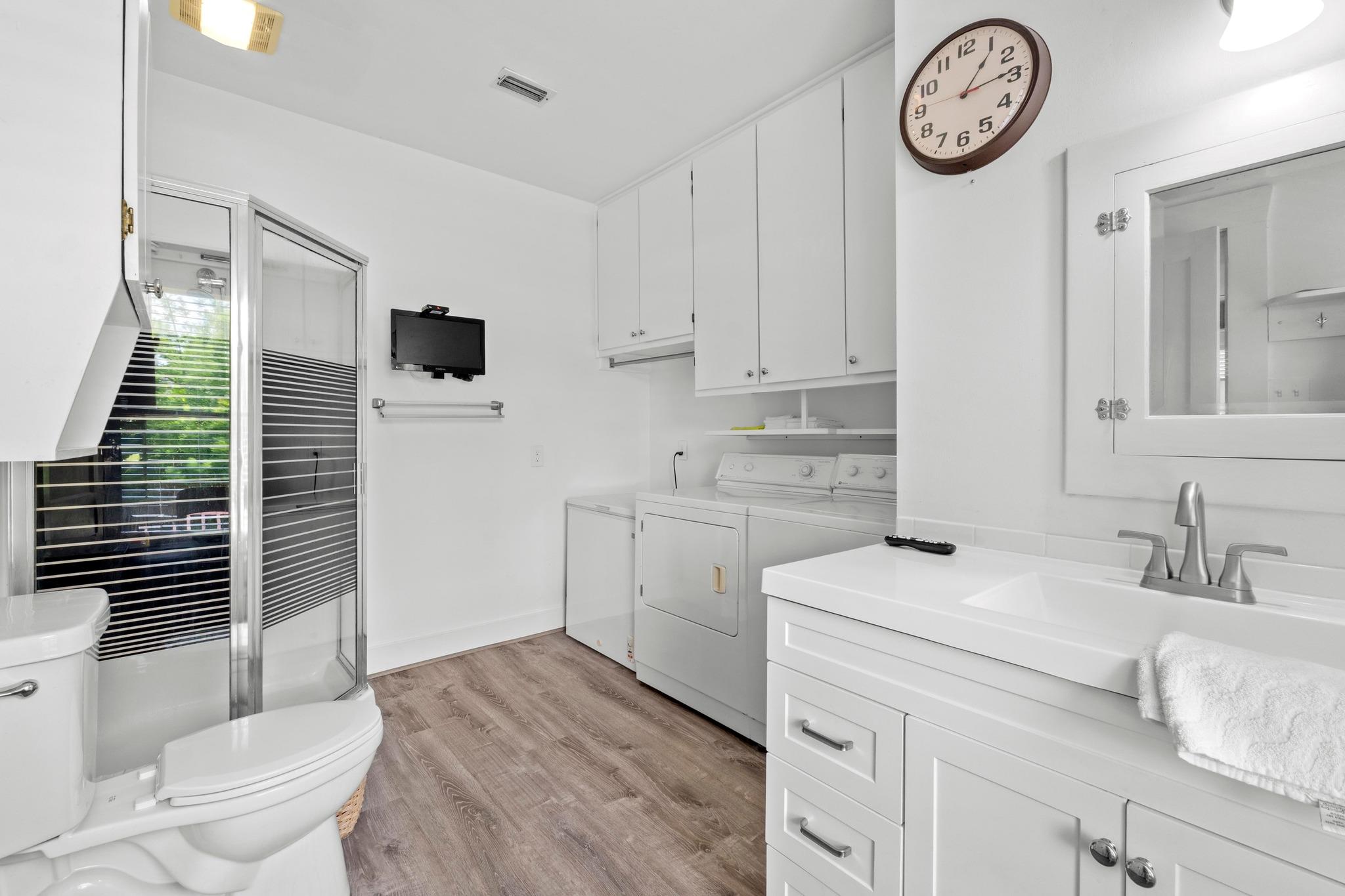 810 E University Ave, photo 10