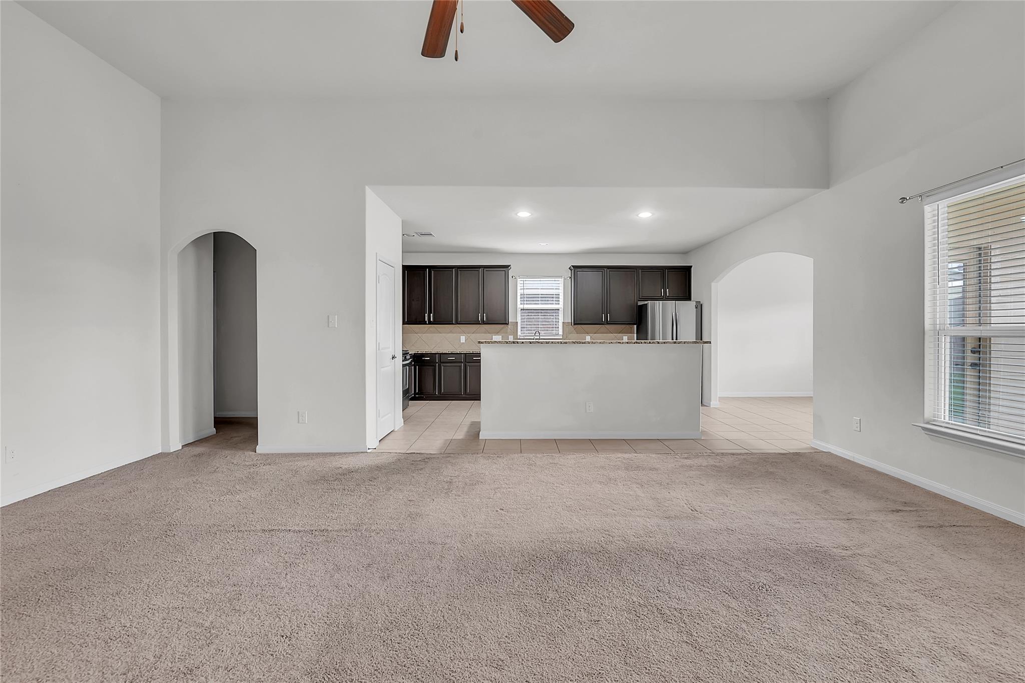 1181  Violet Ln, photo 4