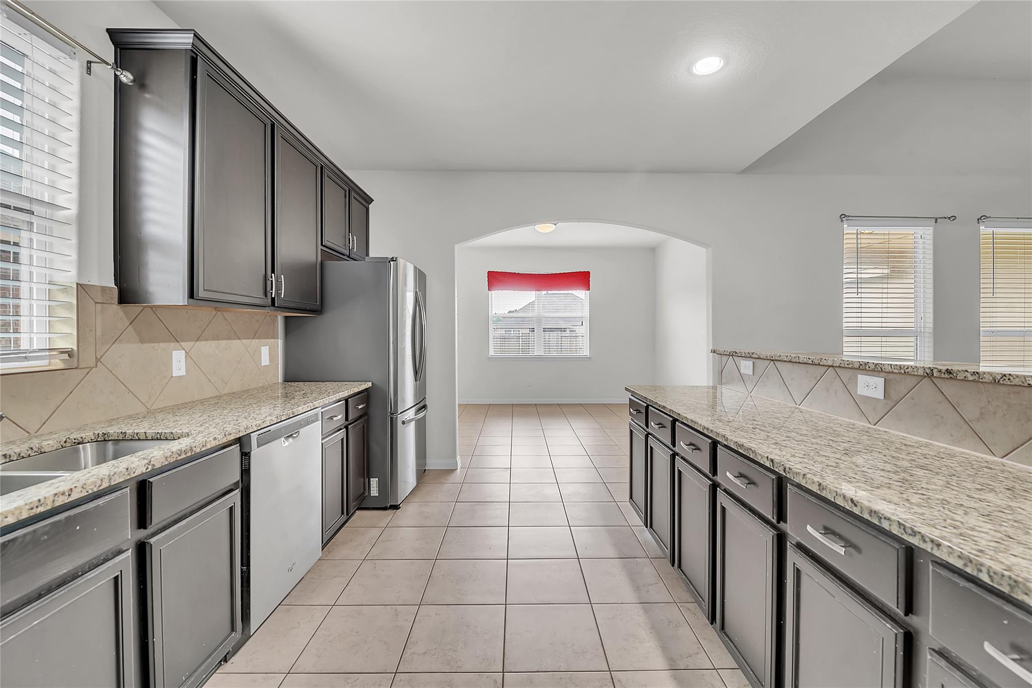 1181  Violet Ln, photo 6
