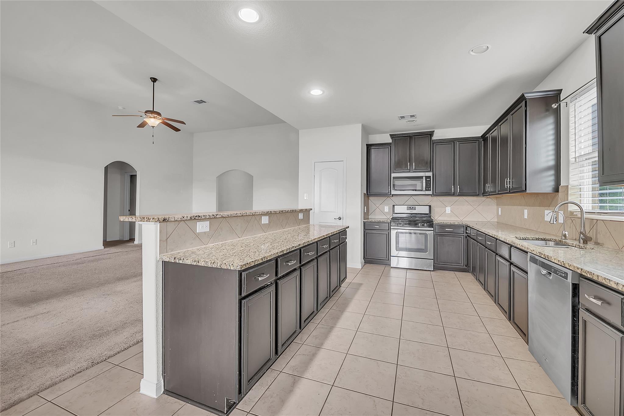 1181  Violet Ln, photo 7