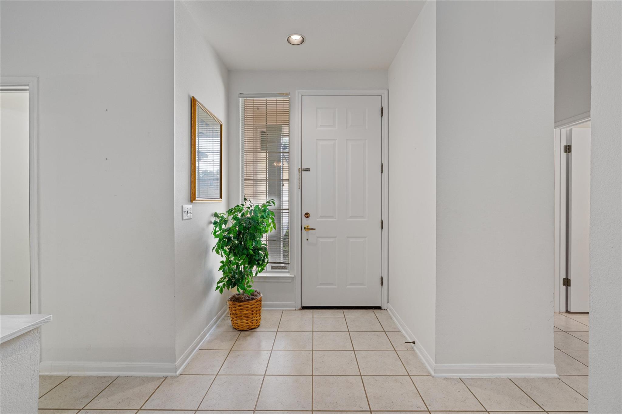 121  Larkspur Ln, photo 4