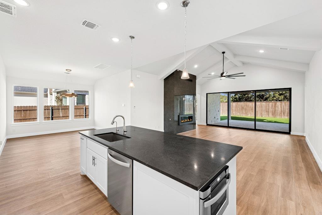 3332  Emerald Lake Path, photo 12