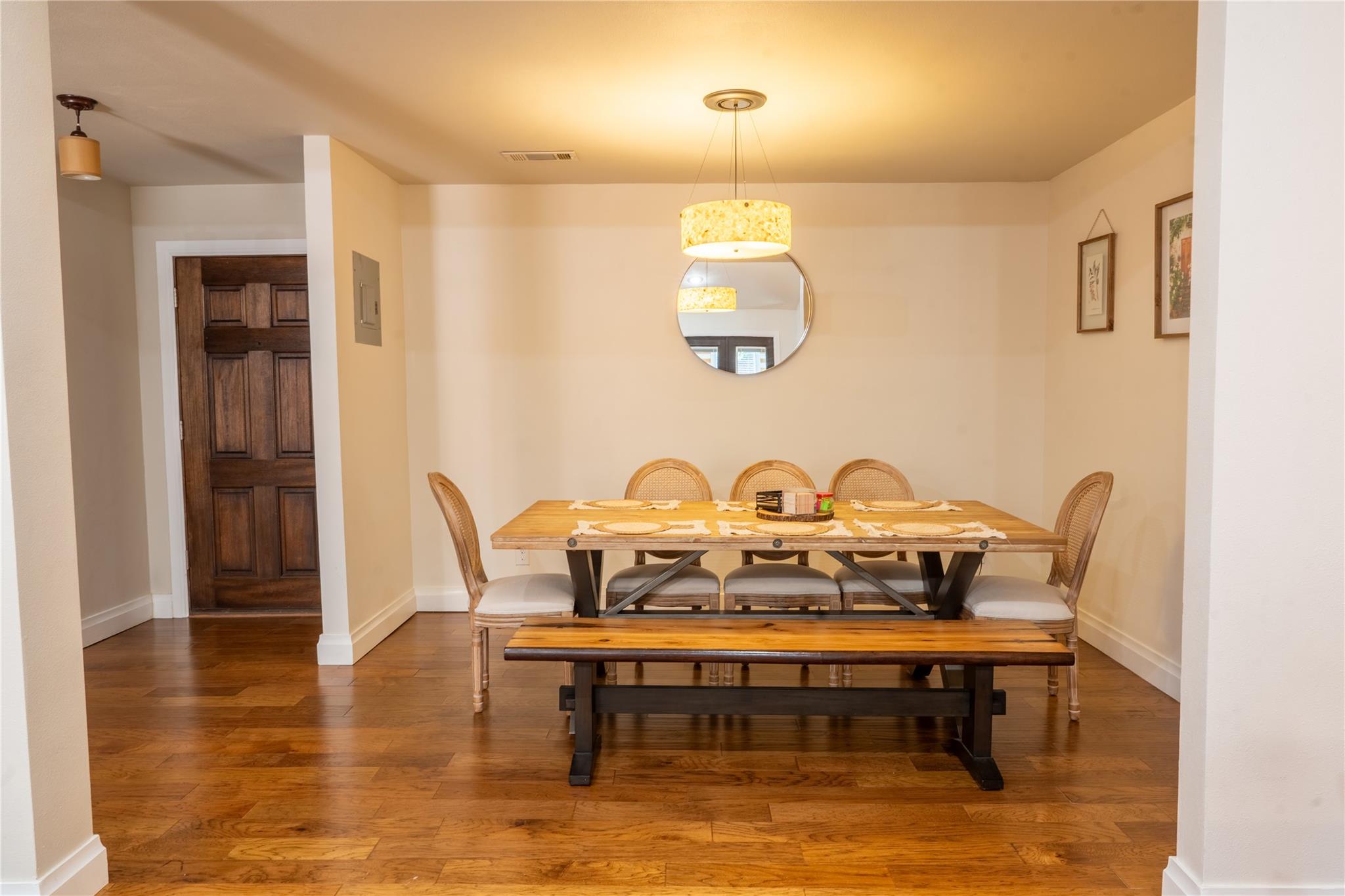 2107  Emerald Isle Dr, photo 2