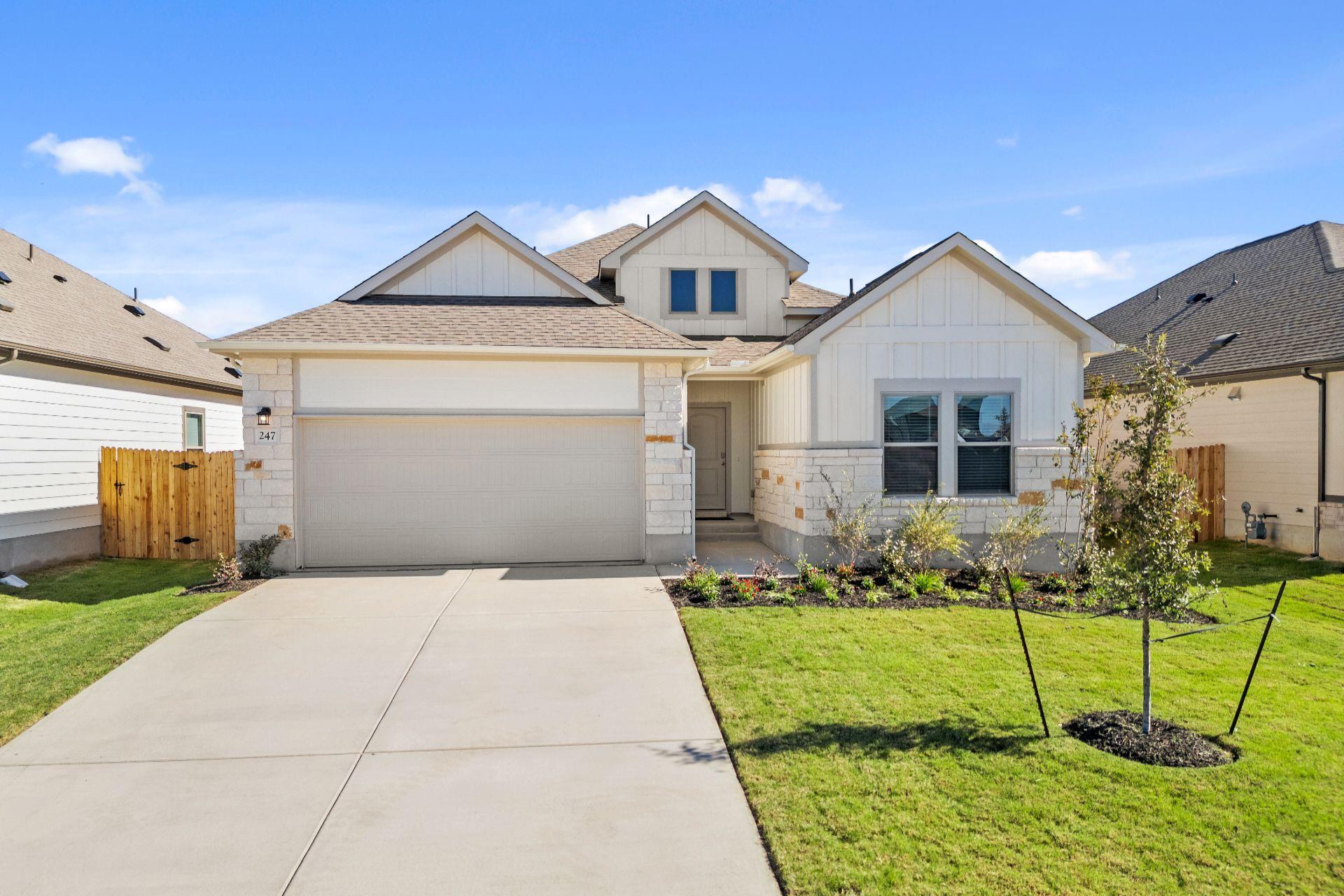 247  Red Tail Hawk Ln, photo 2