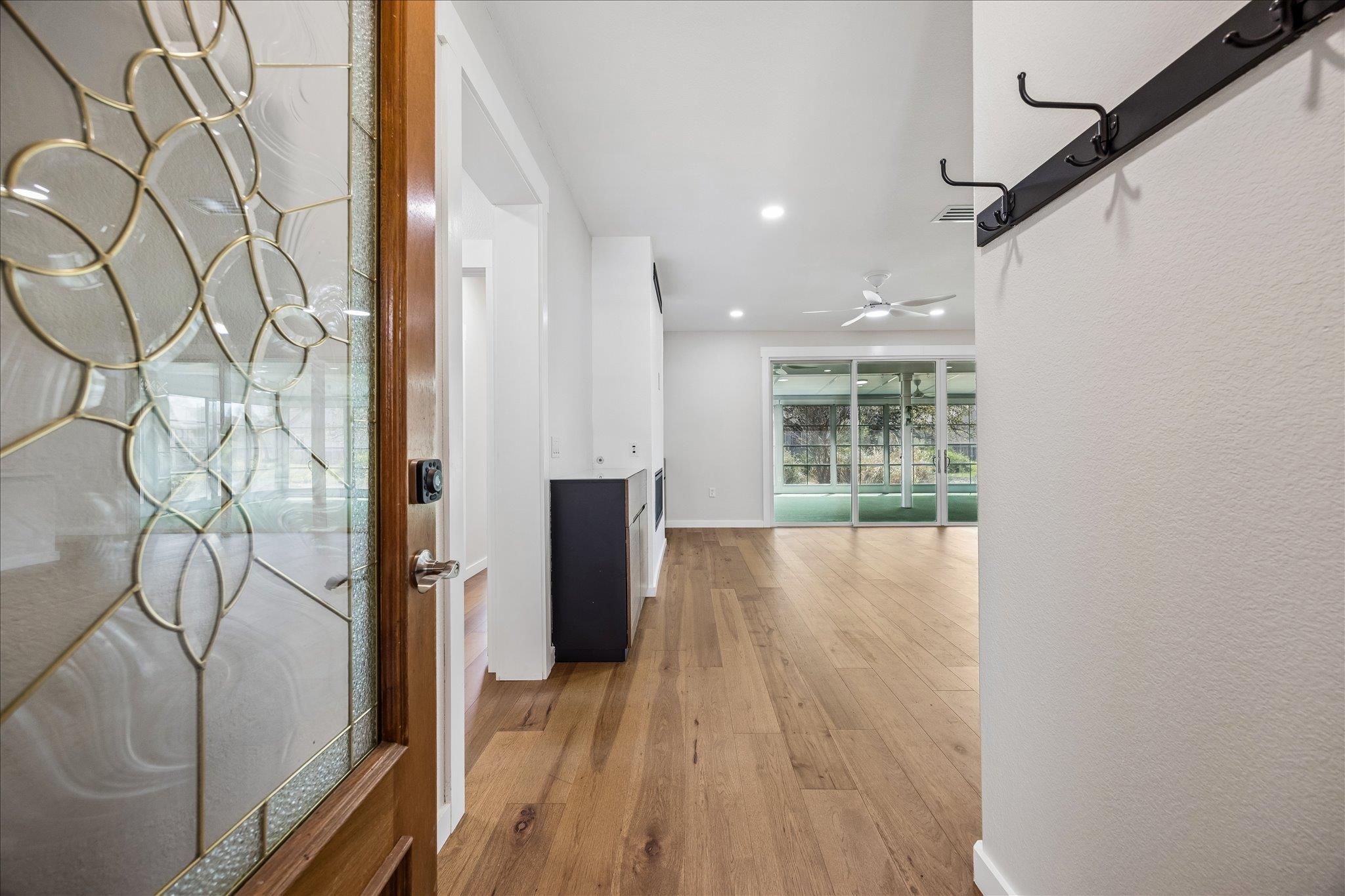 110  Hale Ct, photo 3