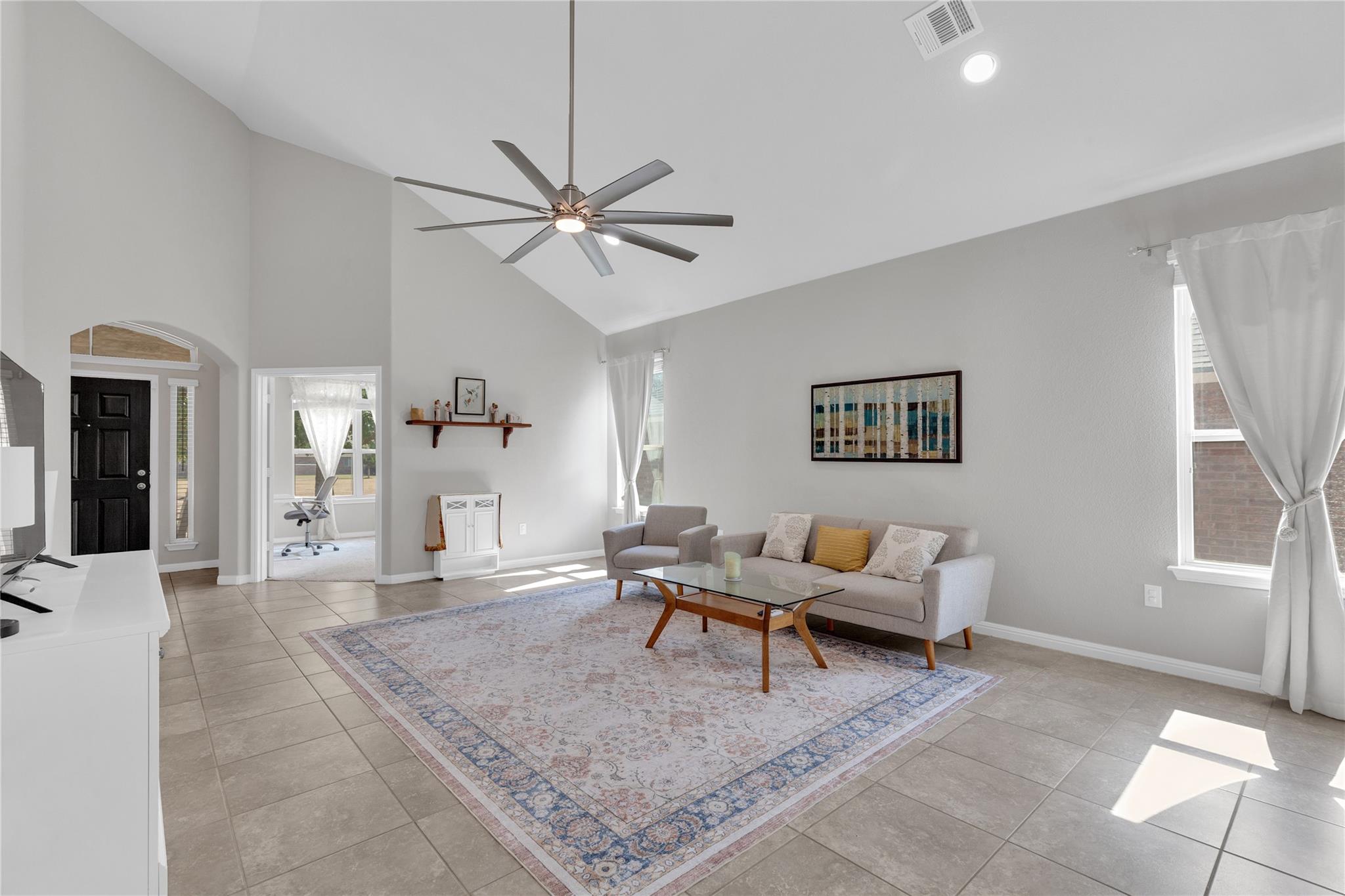 721  Schefer St, photo 6