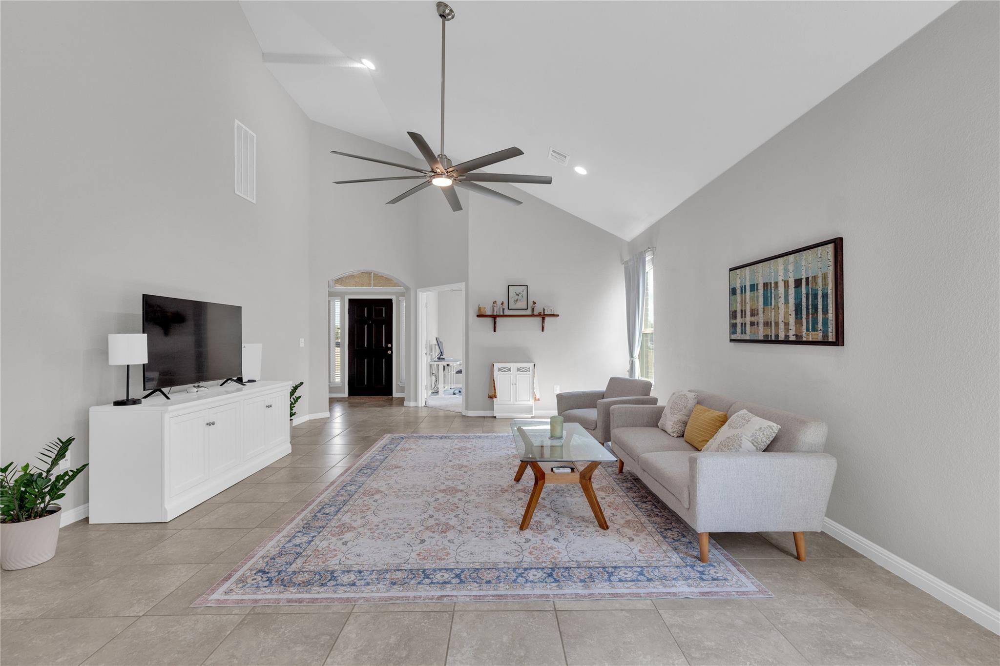721  Schefer St, photo 7