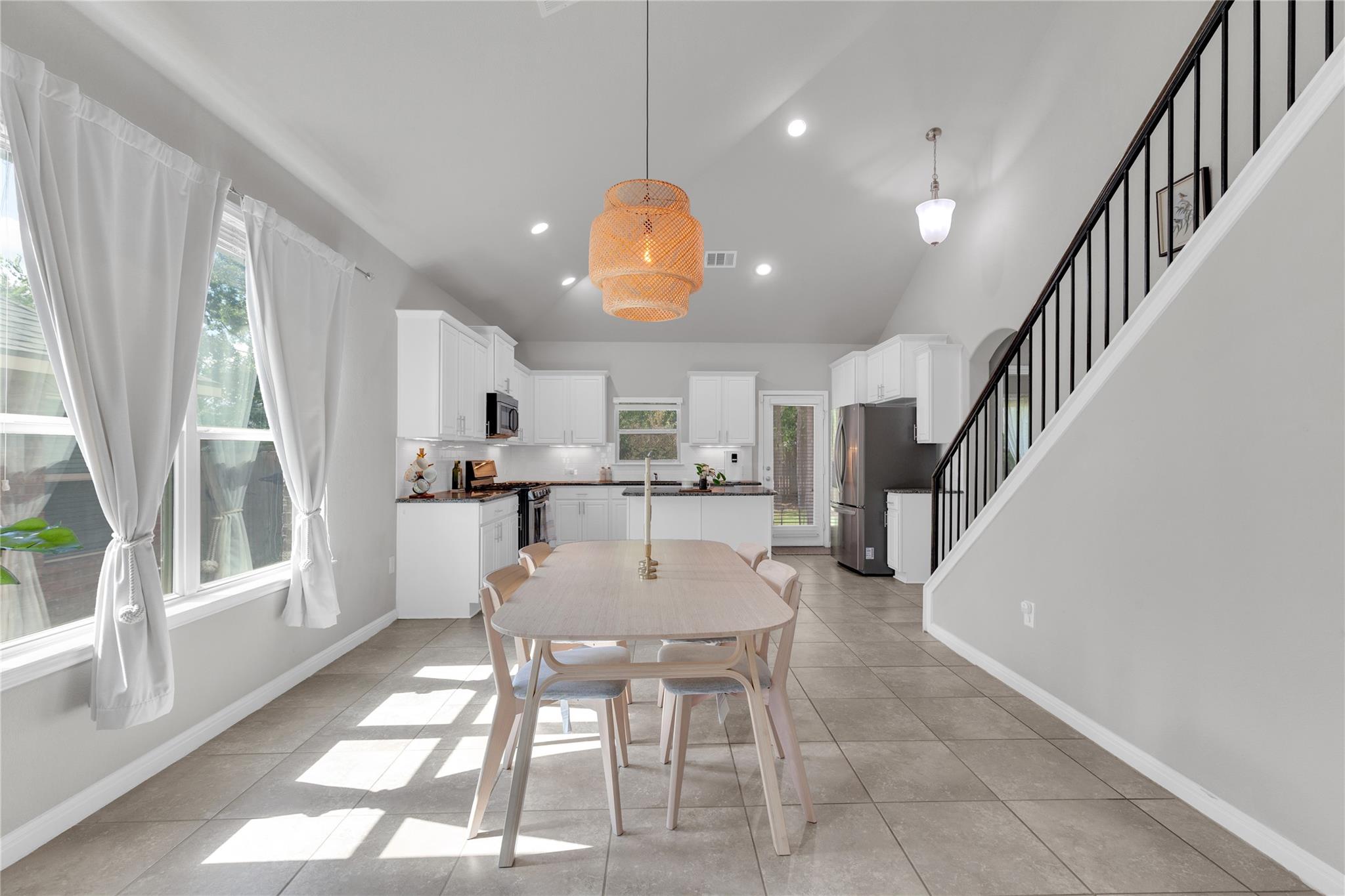 721  Schefer St, photo 8