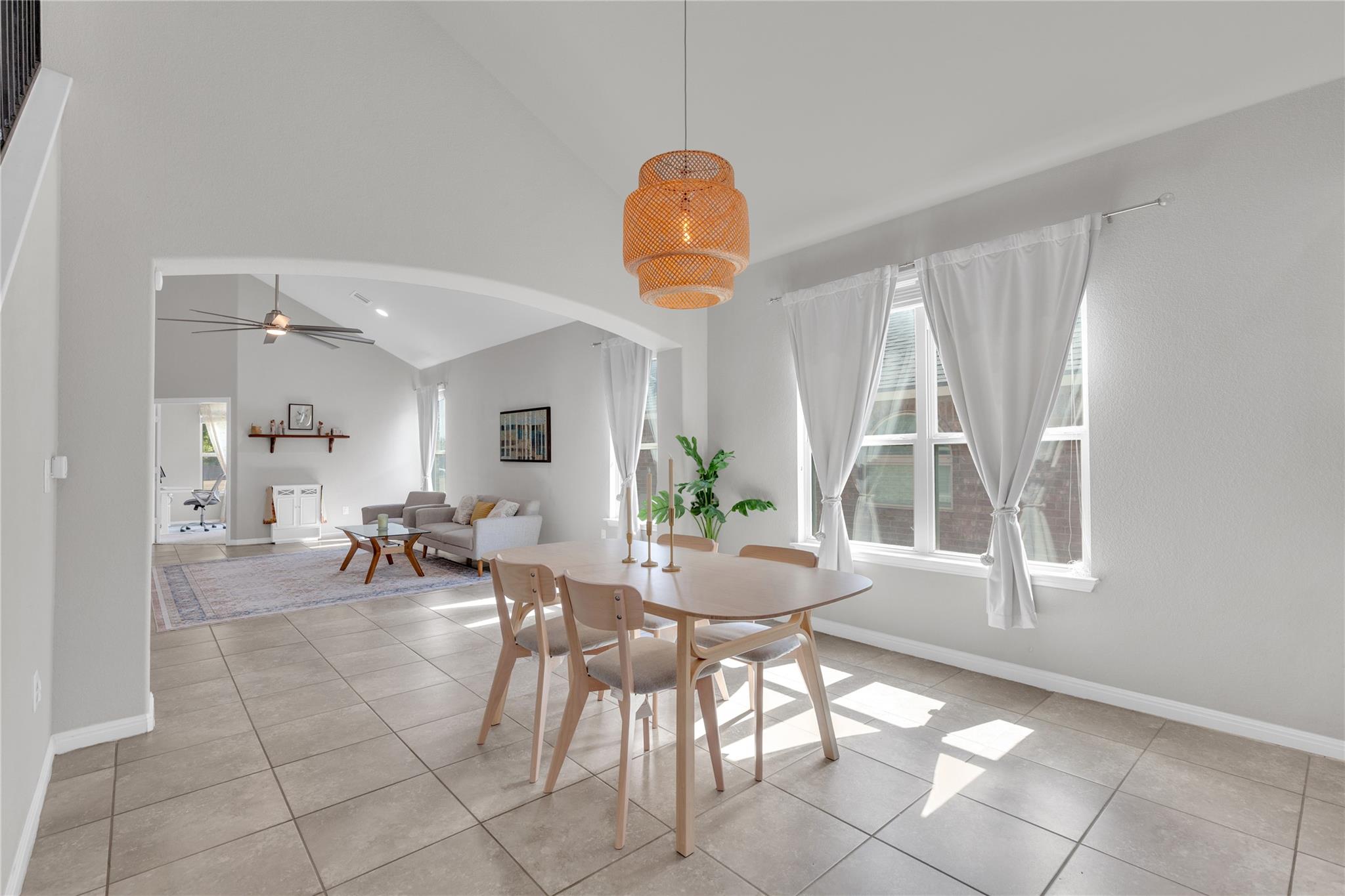 721  Schefer St, photo 9