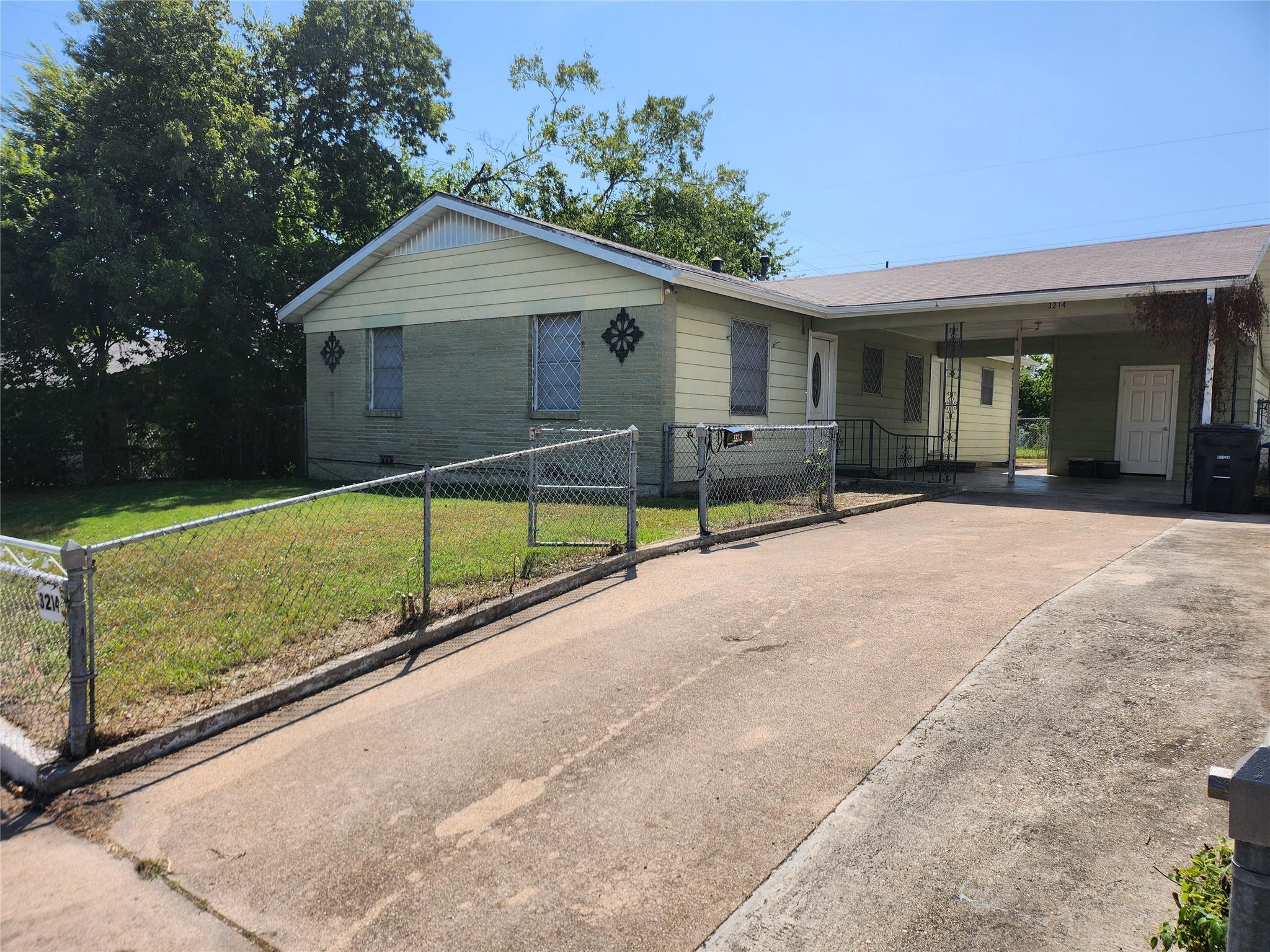 3214  Longview Dr, photo 2