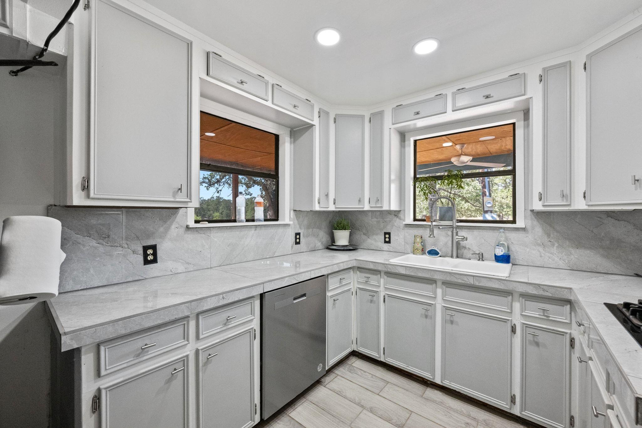 376  Jones Rd, photo 11