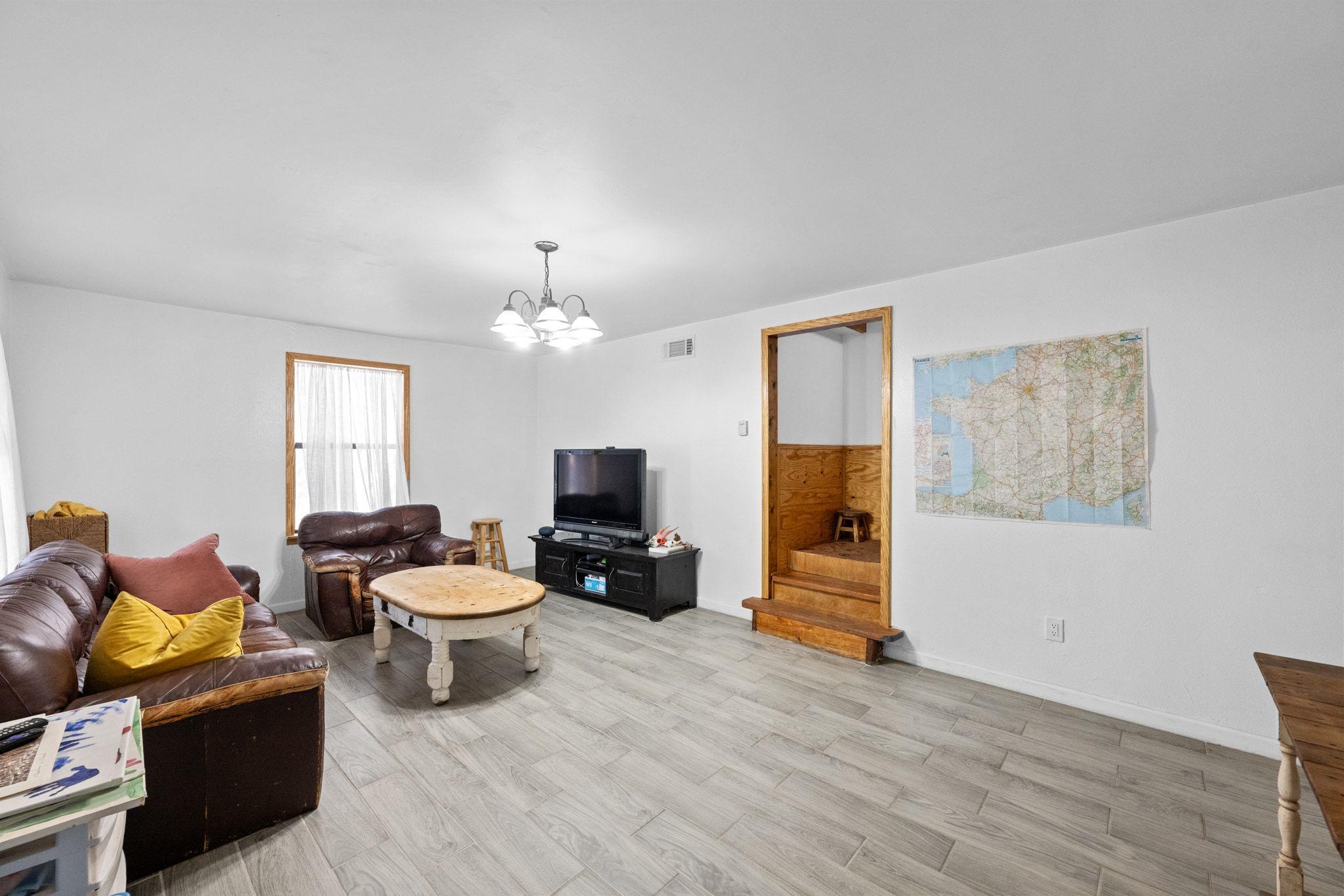 376  Jones Rd, photo 9