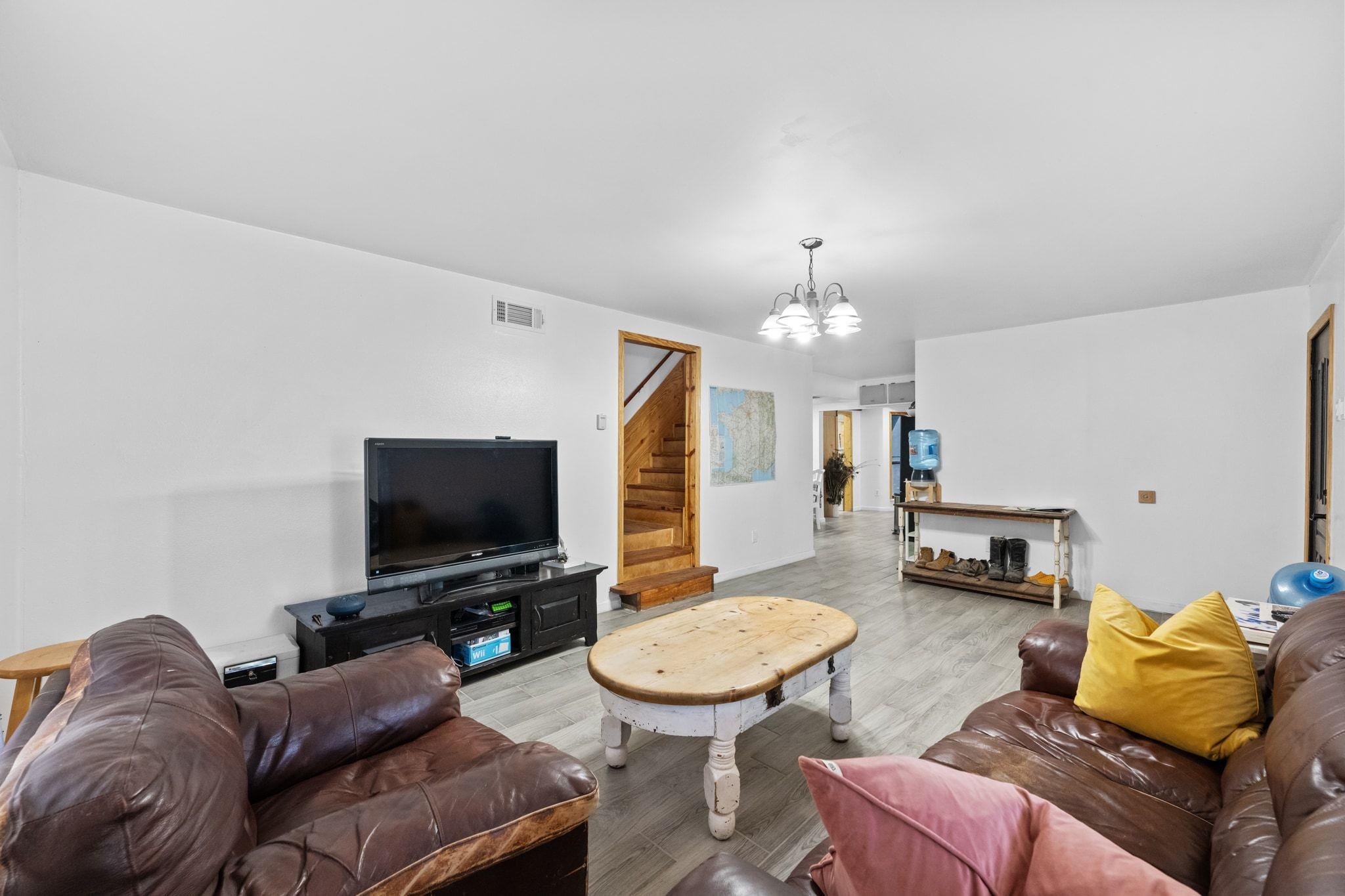 376  Jones Rd, photo 10