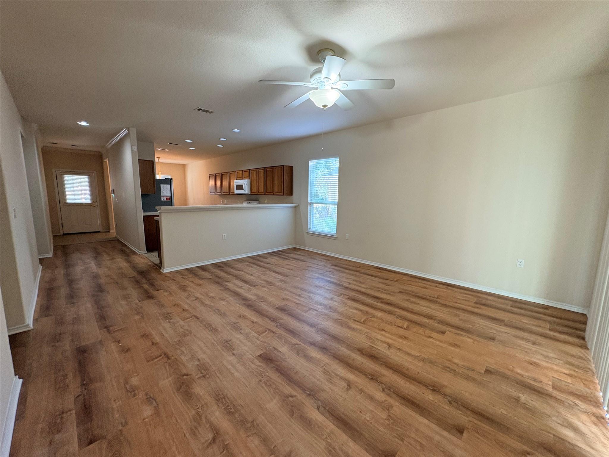 318  Crockett Loop, photo 6
