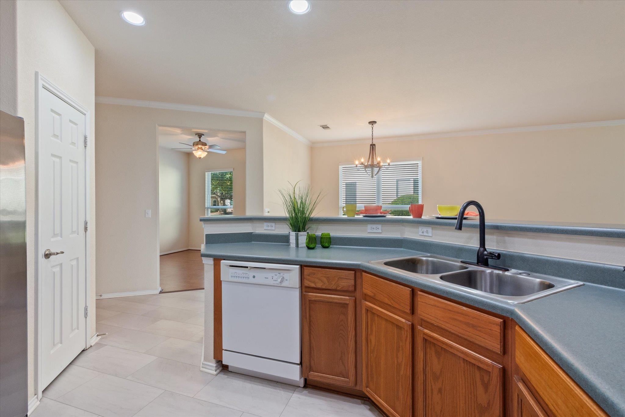 112  Winter Dr, photo 7