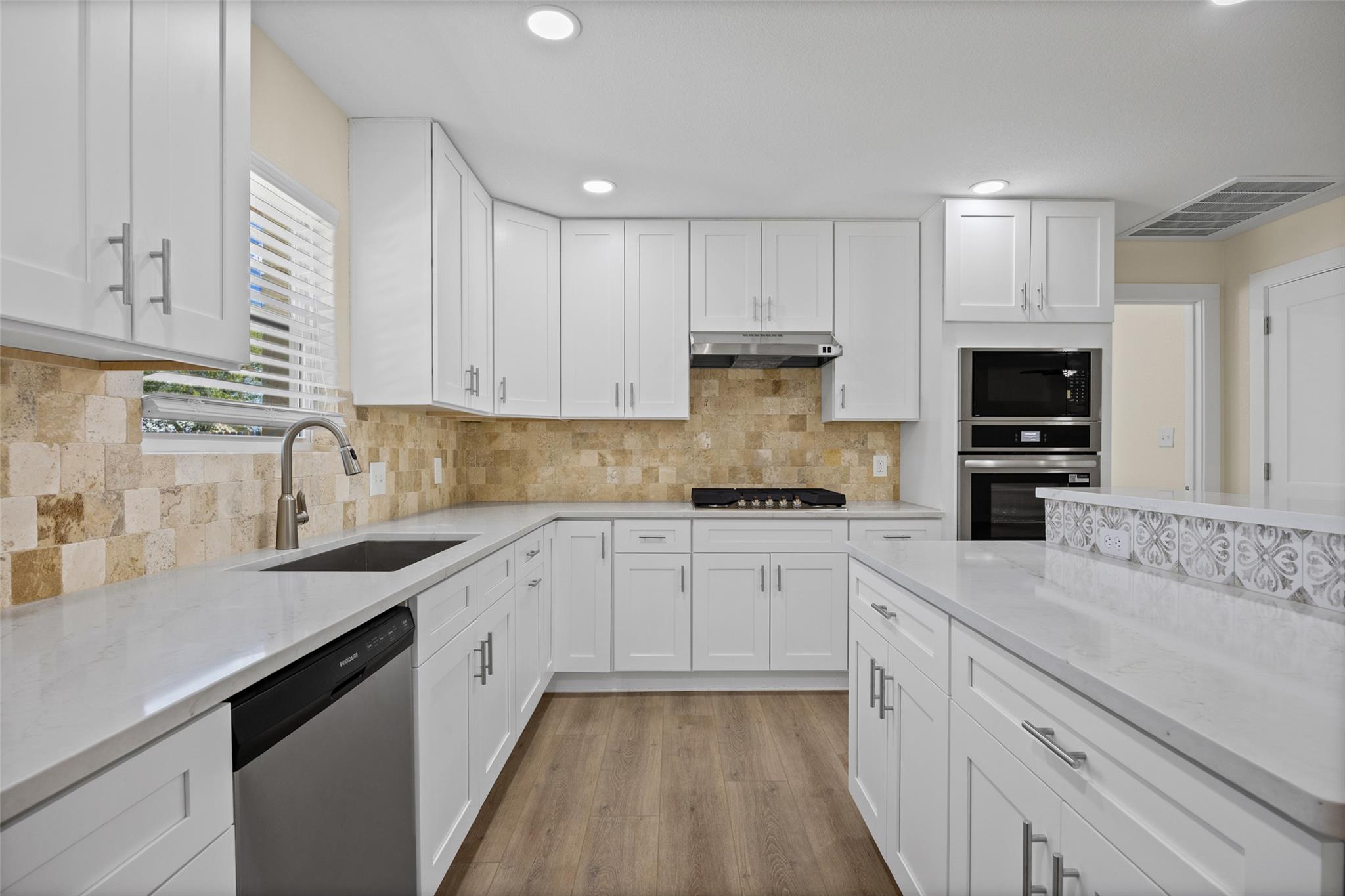 412  Oak St, photo 6