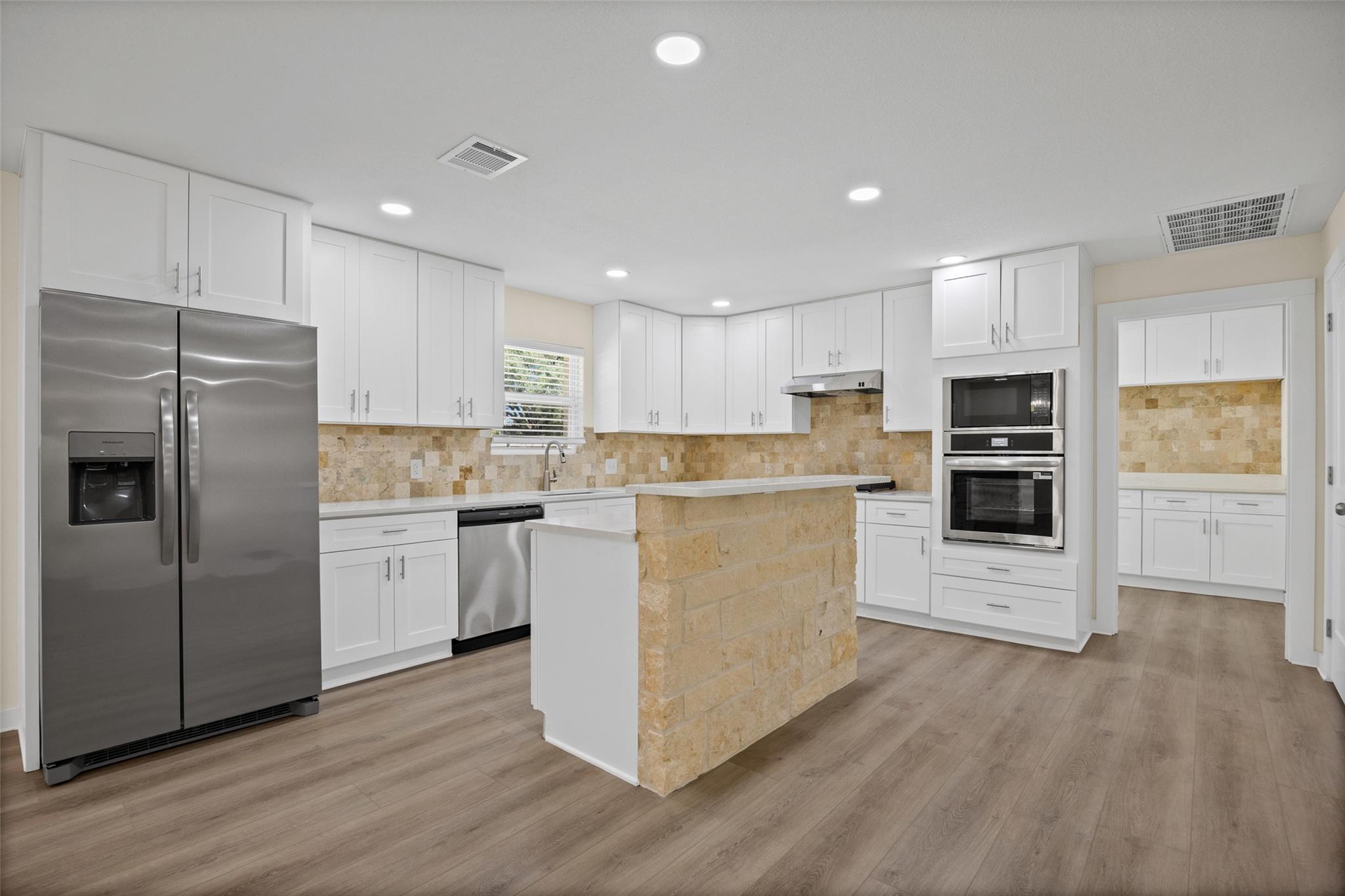 412  Oak St, photo 8