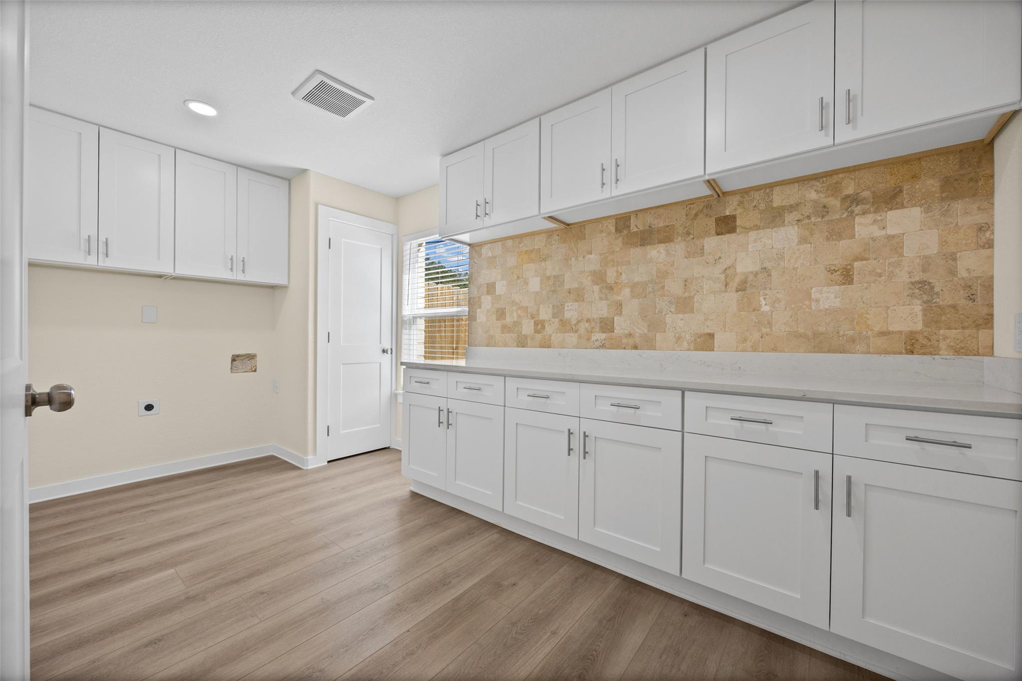 412  Oak St, photo 9