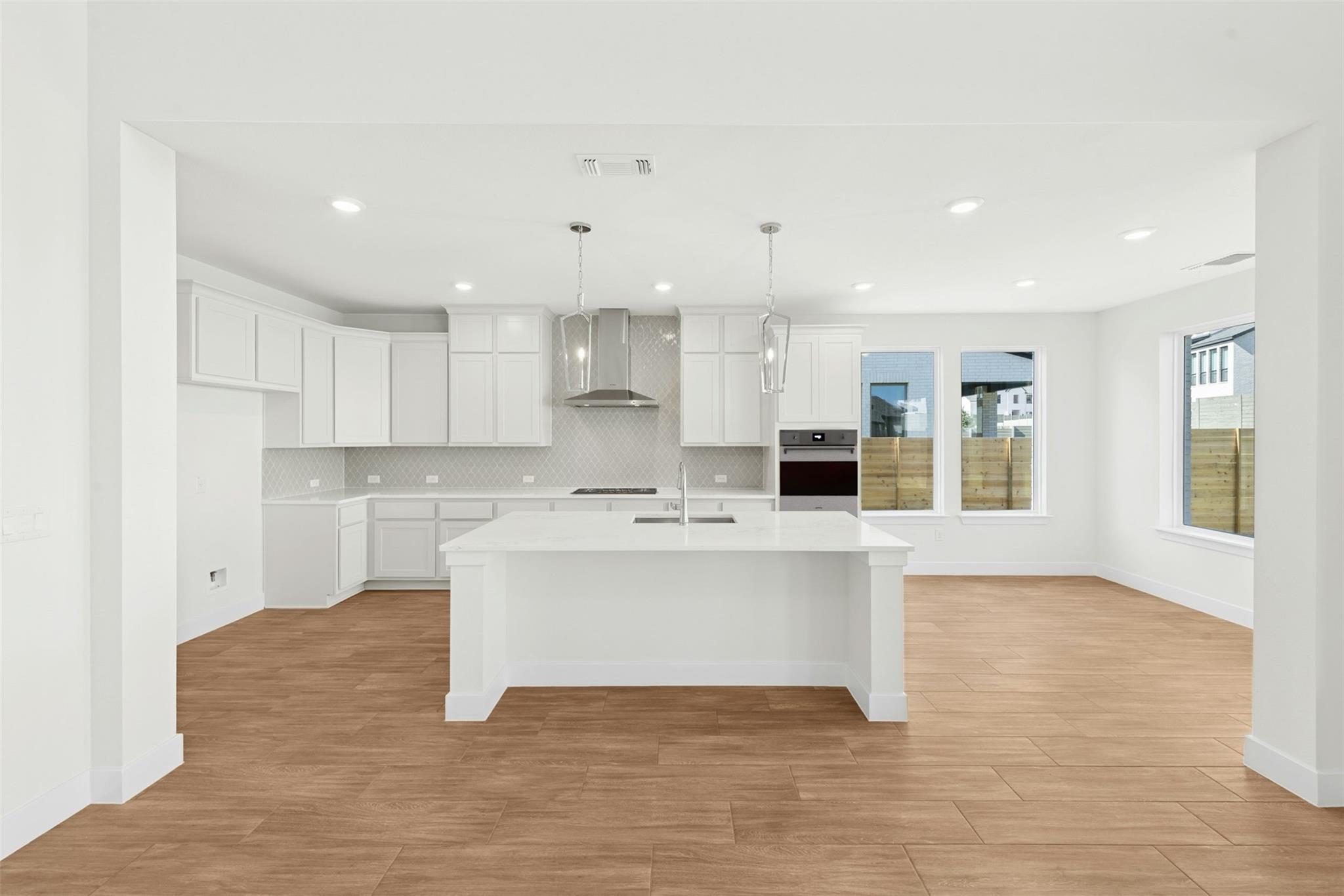 1520  Rodeo Ridge Dr, photo 3