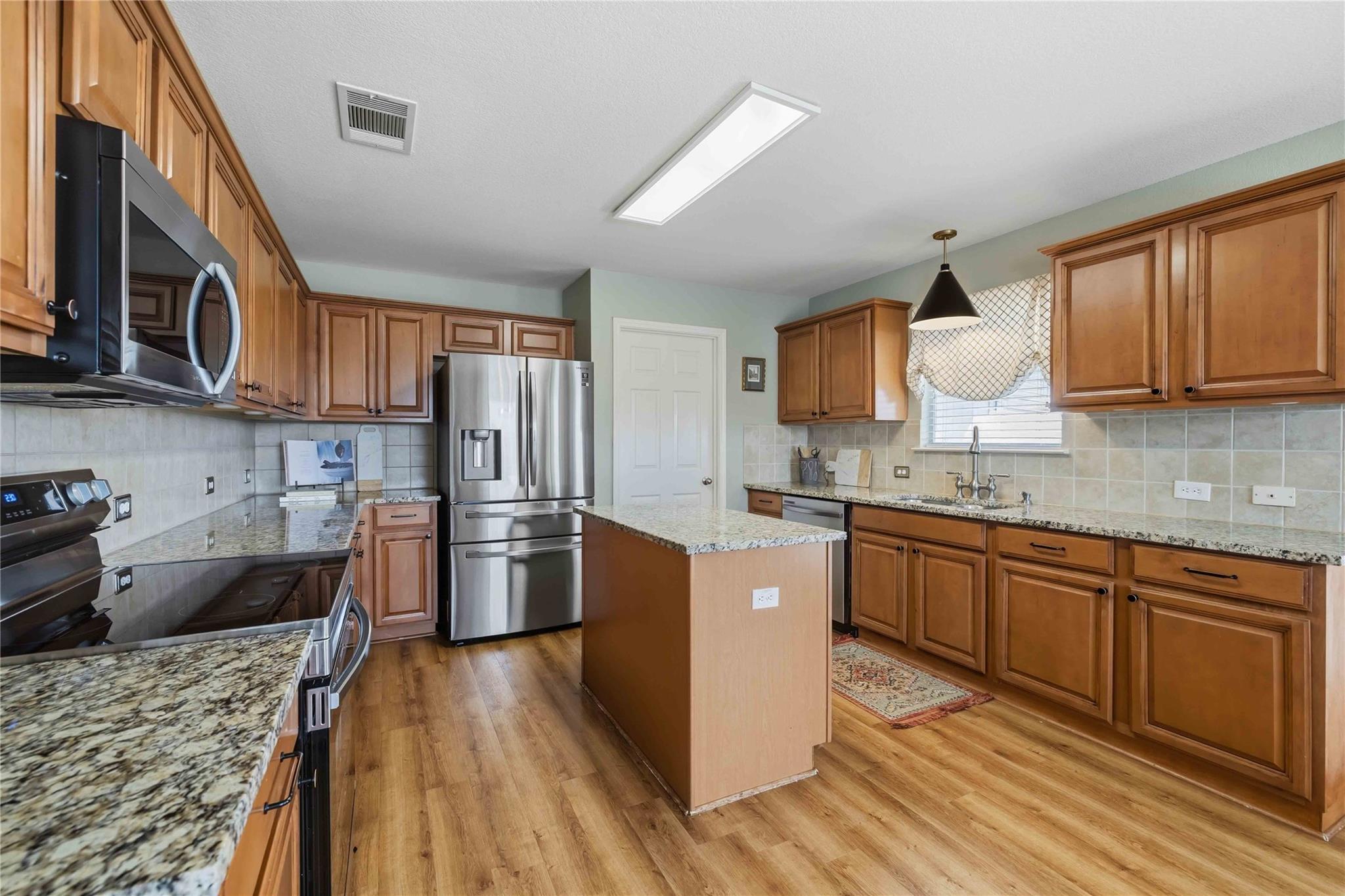 12301  Dwight Eisenhower St, photo 9