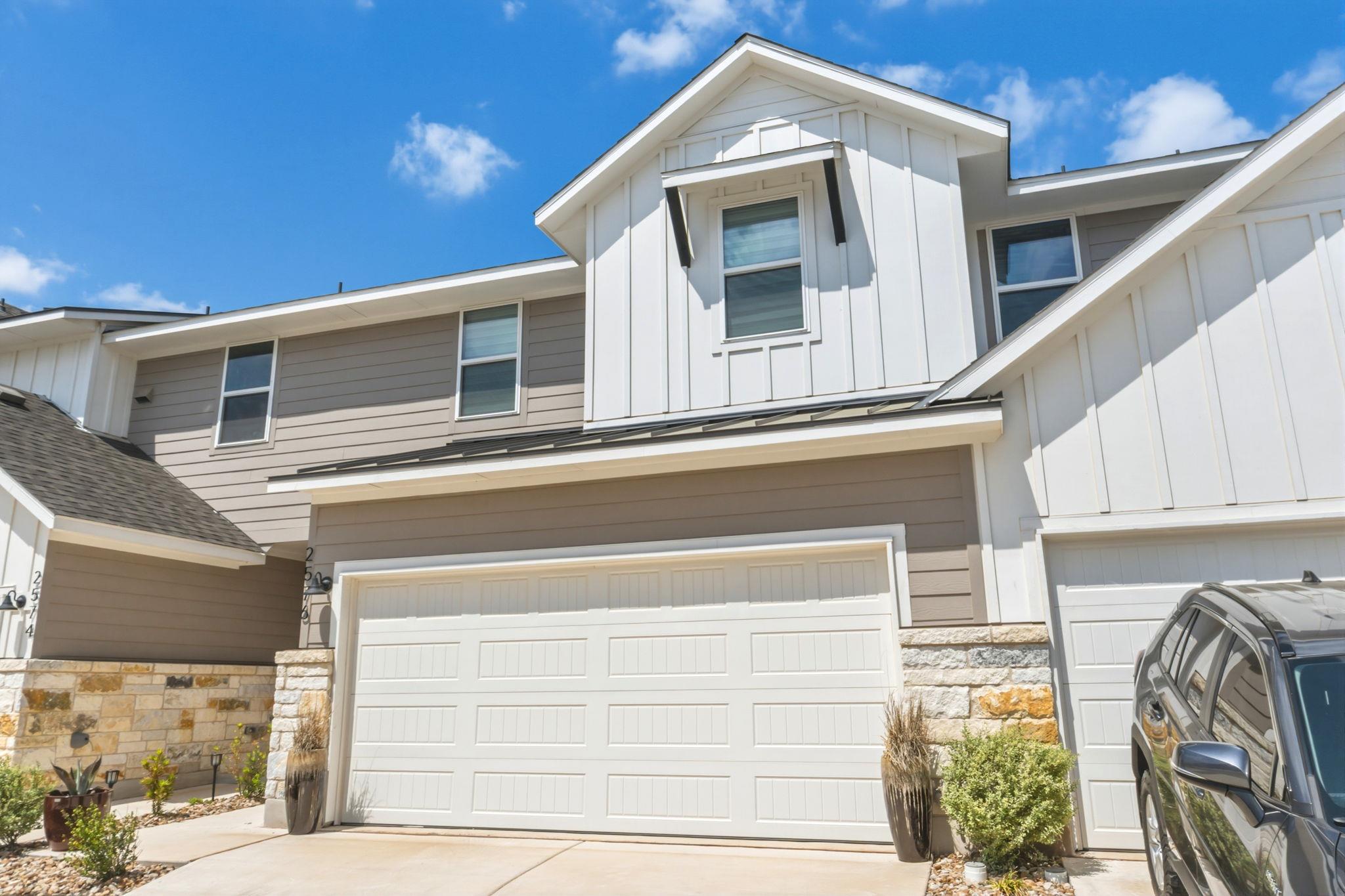 2576  Jack Nora Way, photo 2