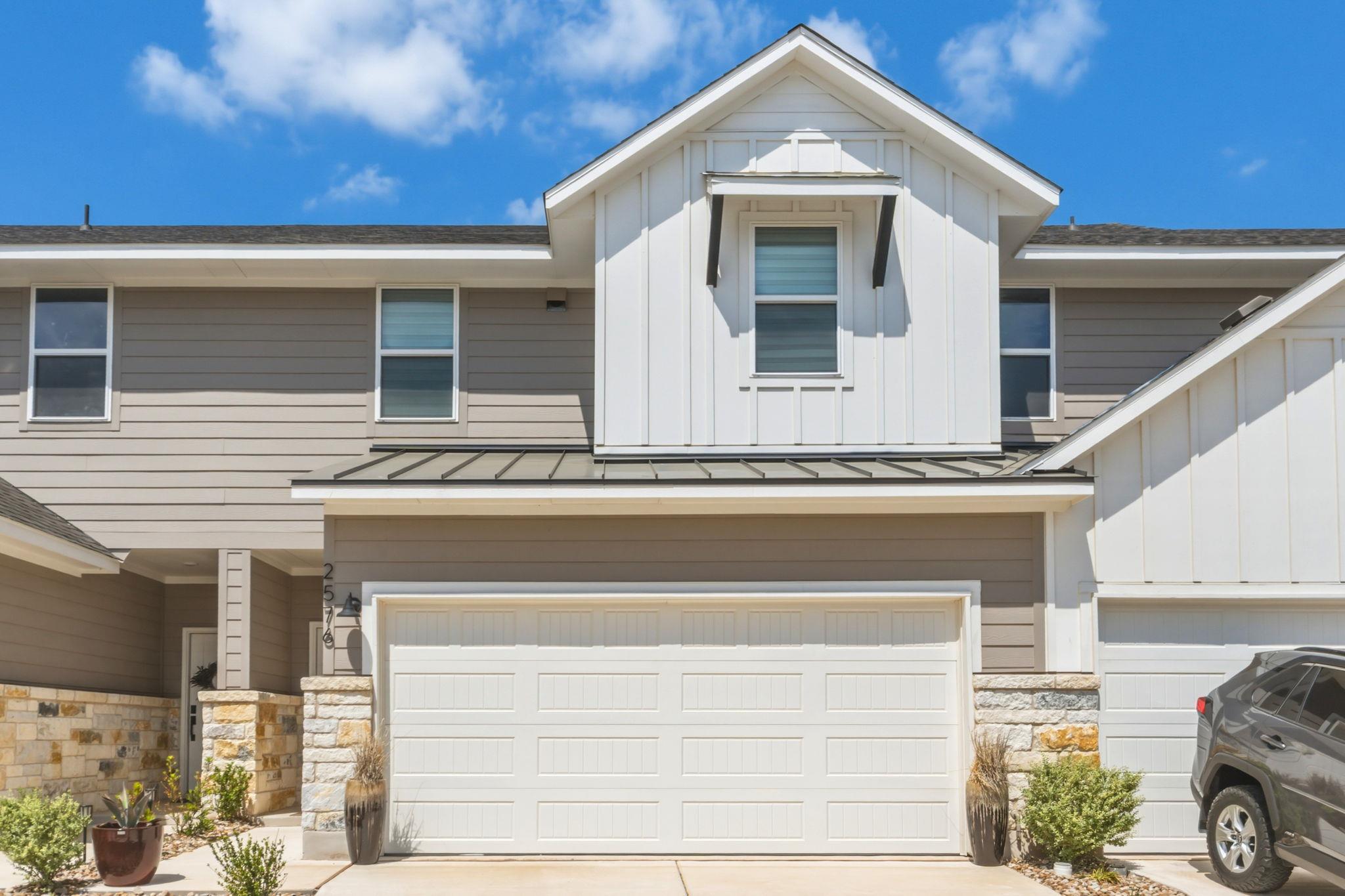 2576  Jack Nora Way, photo 3