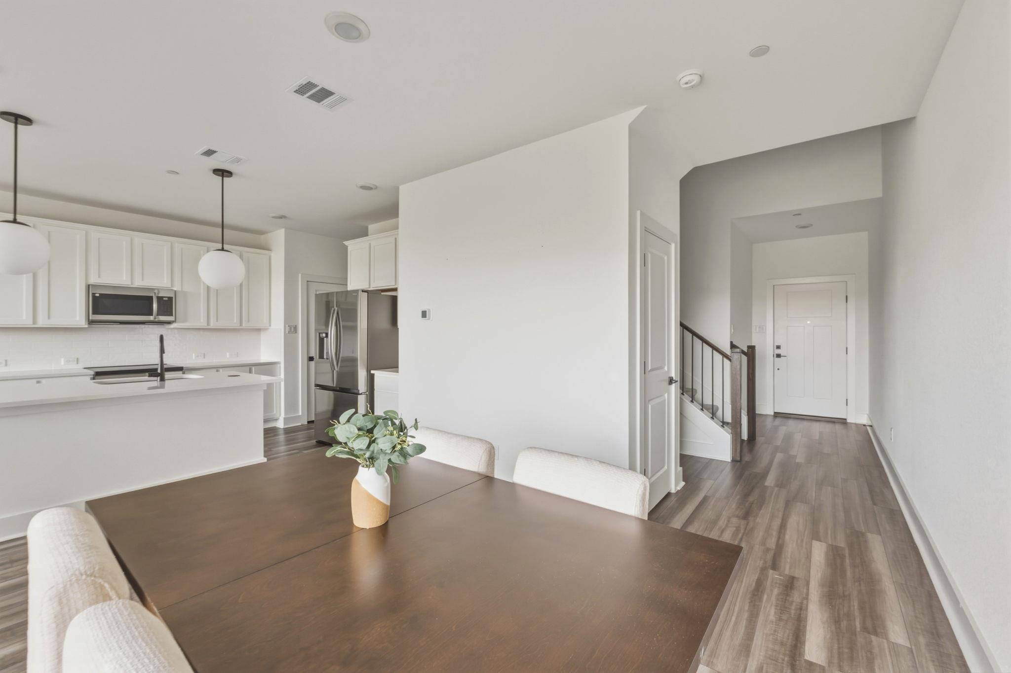 2576  Jack Nora Way, photo 7