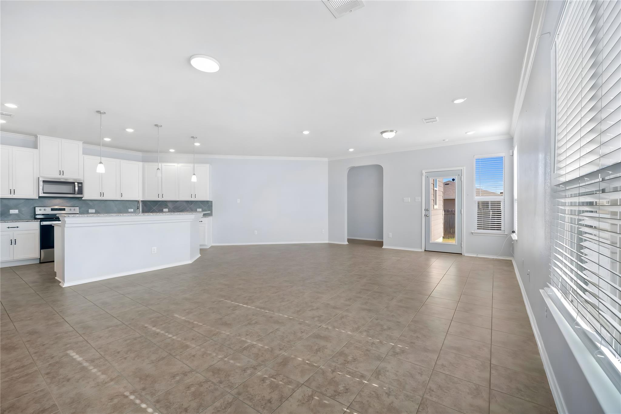 13917  Inaugural St, photo 5