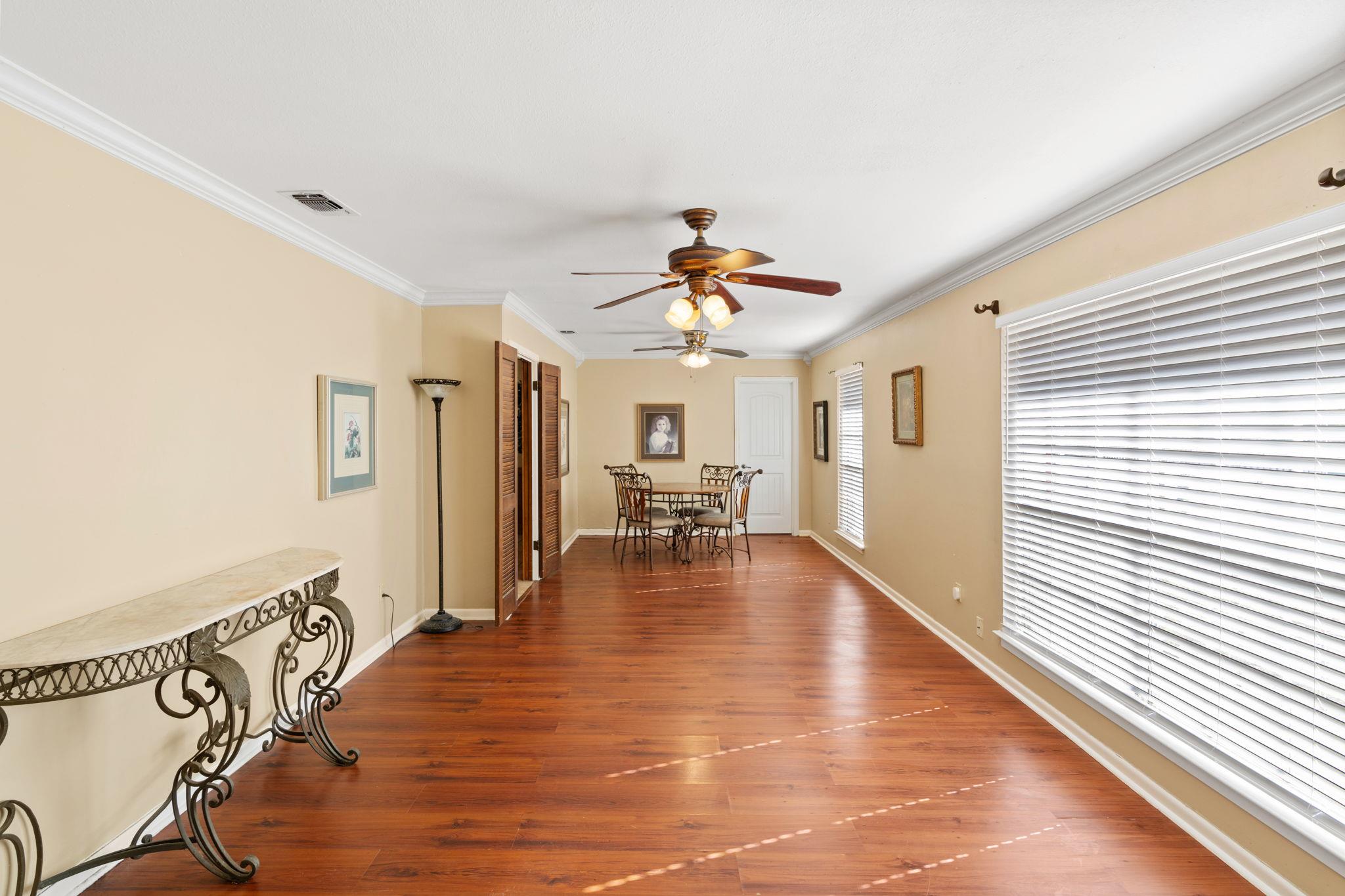 418  Hernandos Loop, photo 5