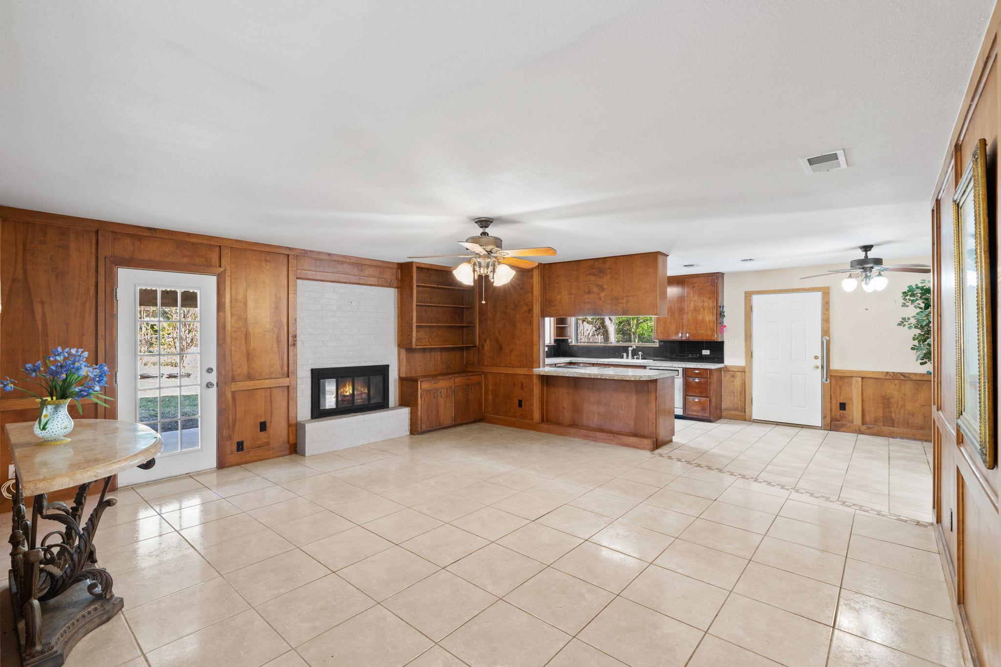 418  Hernandos Loop, photo 7