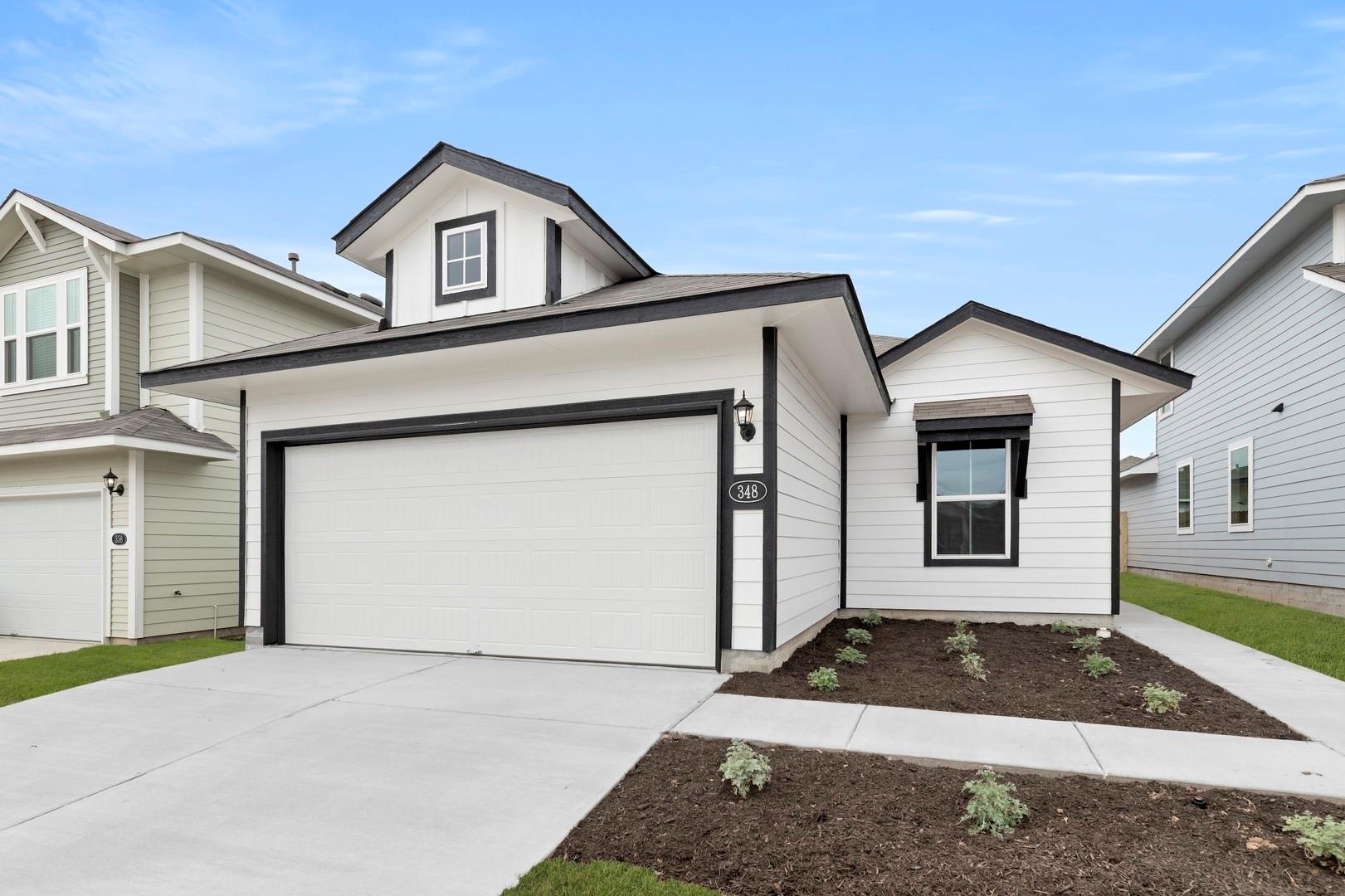 348  Jade St, photo 2