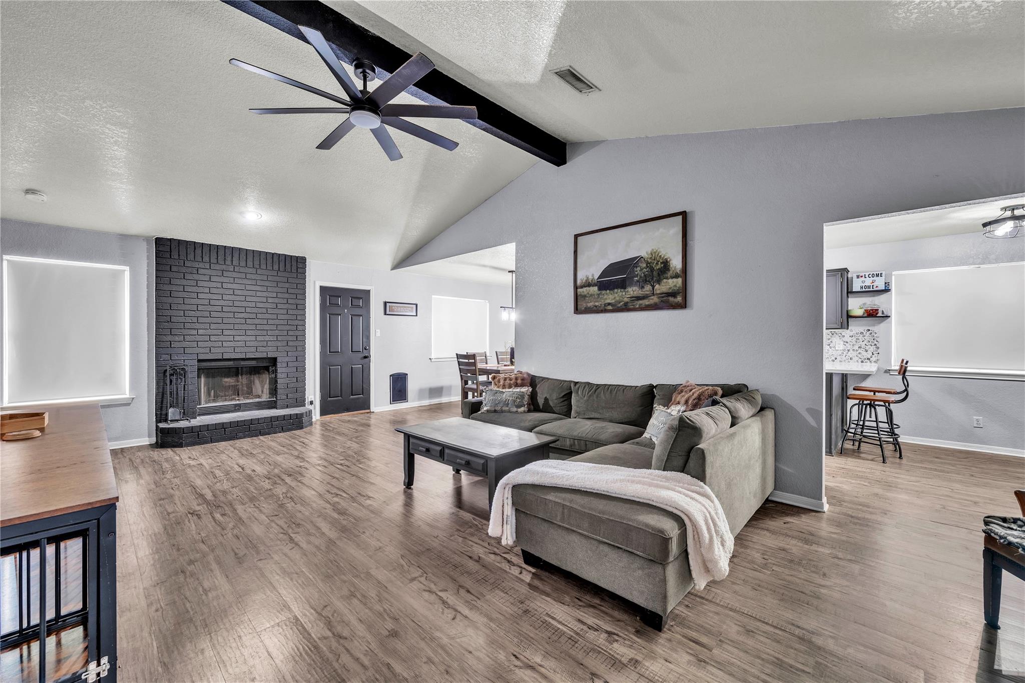 1817  Dusk Dr, photo 2