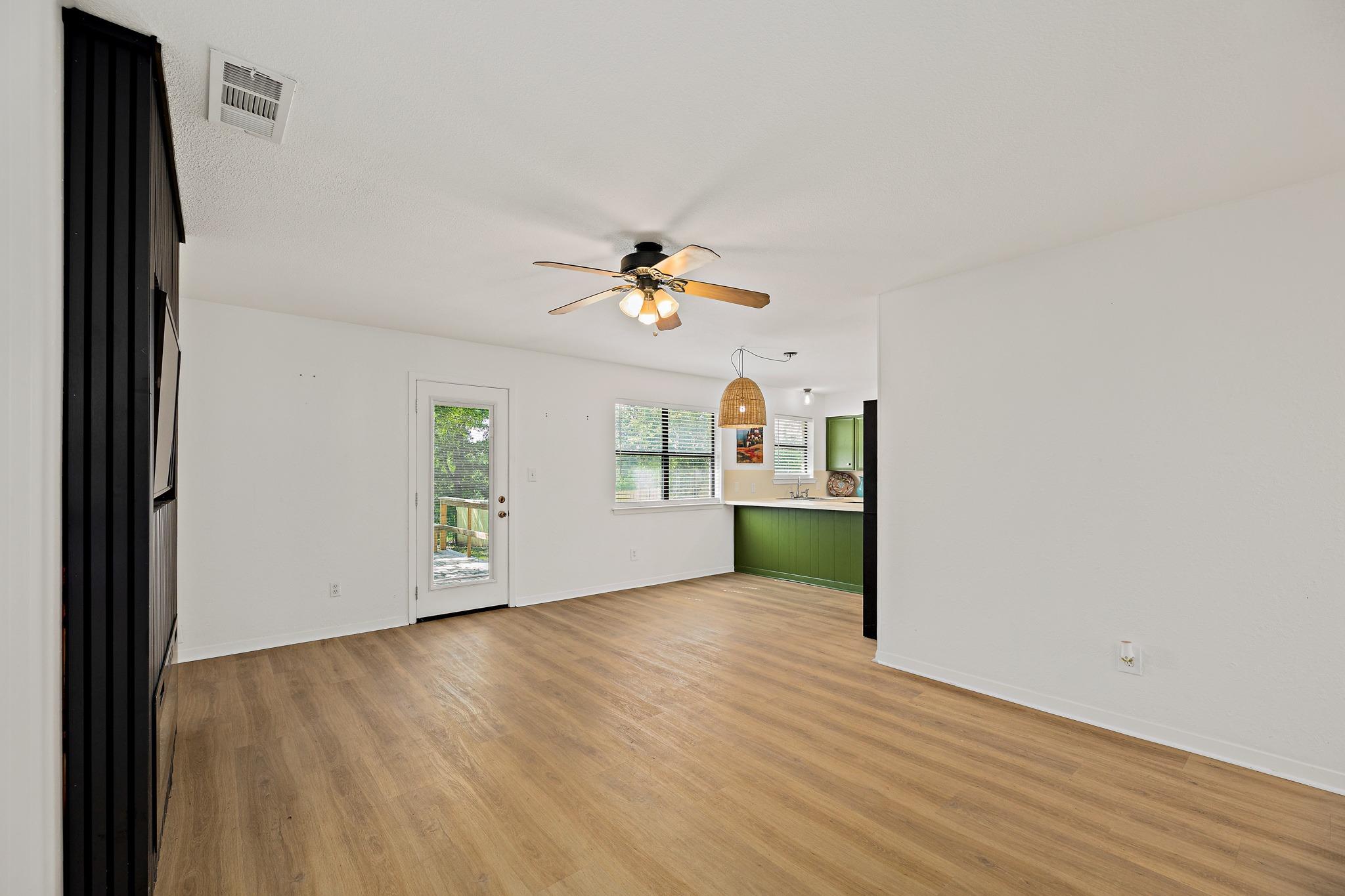1004  Scenic Dr, photo 11