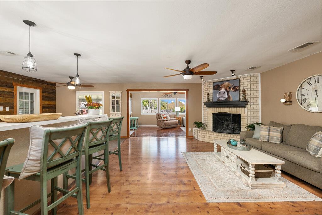 1802  Bumblebee Dr, photo 3