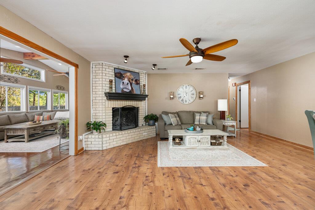 1802  Bumblebee Dr, photo 5