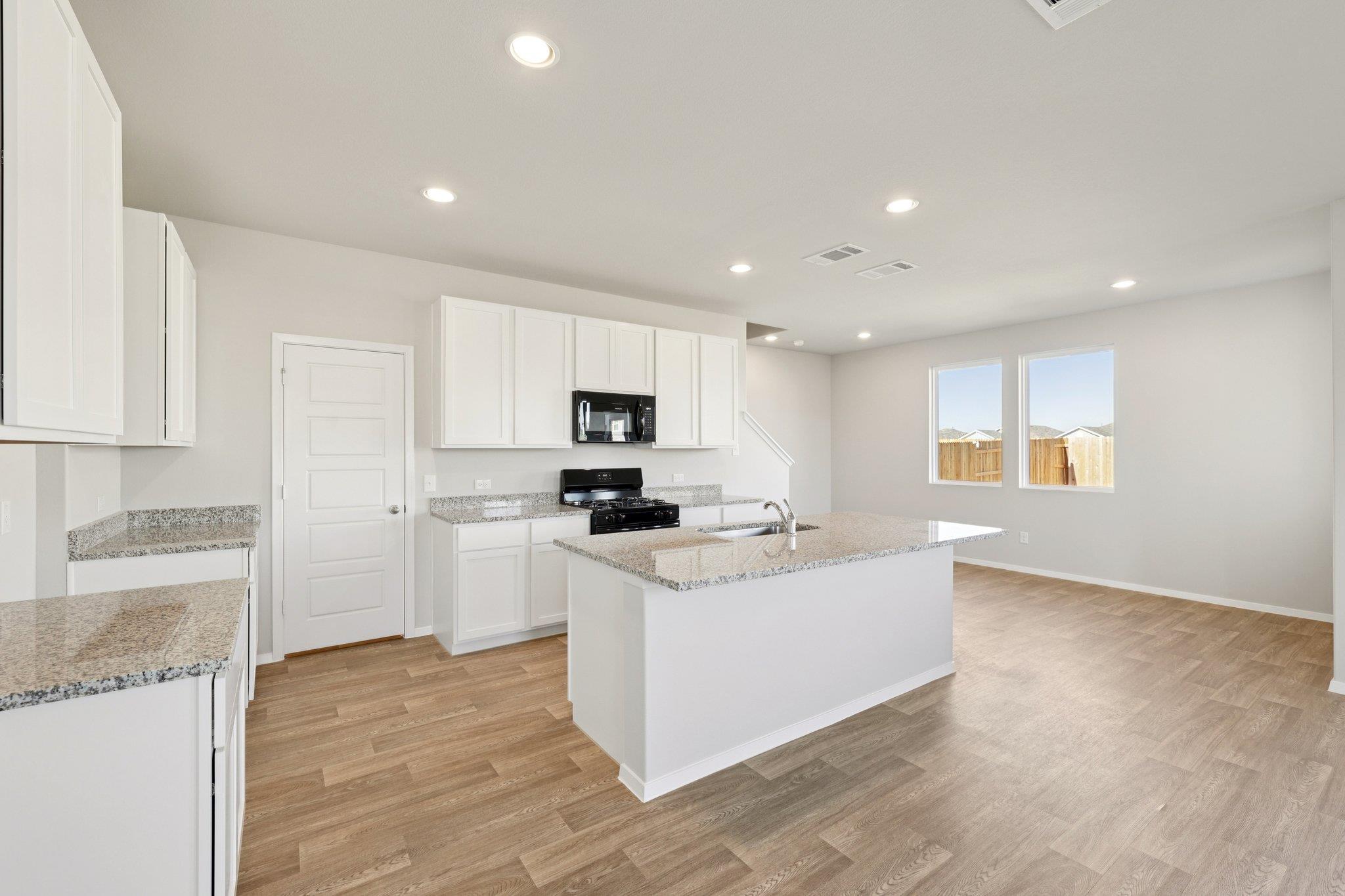312  Jade St, photo 11