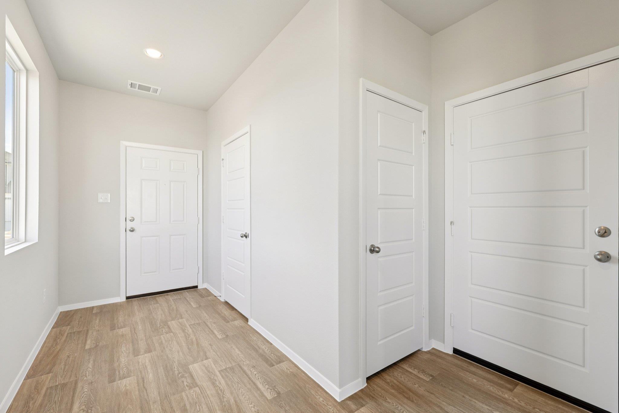 312  Jade St, photo 4