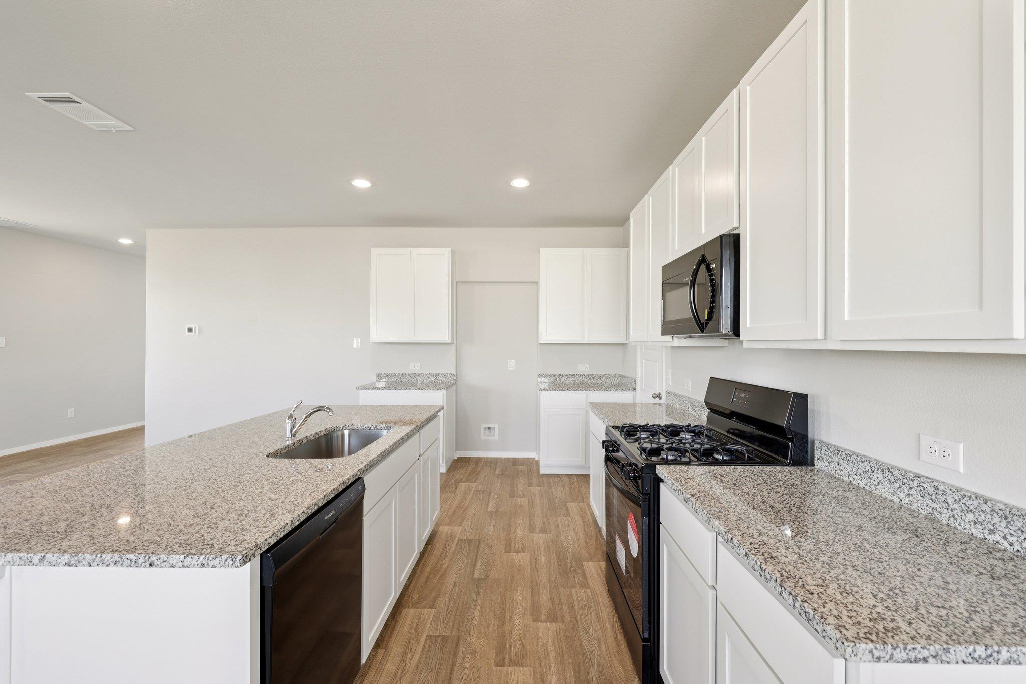 312  Jade St, photo 8