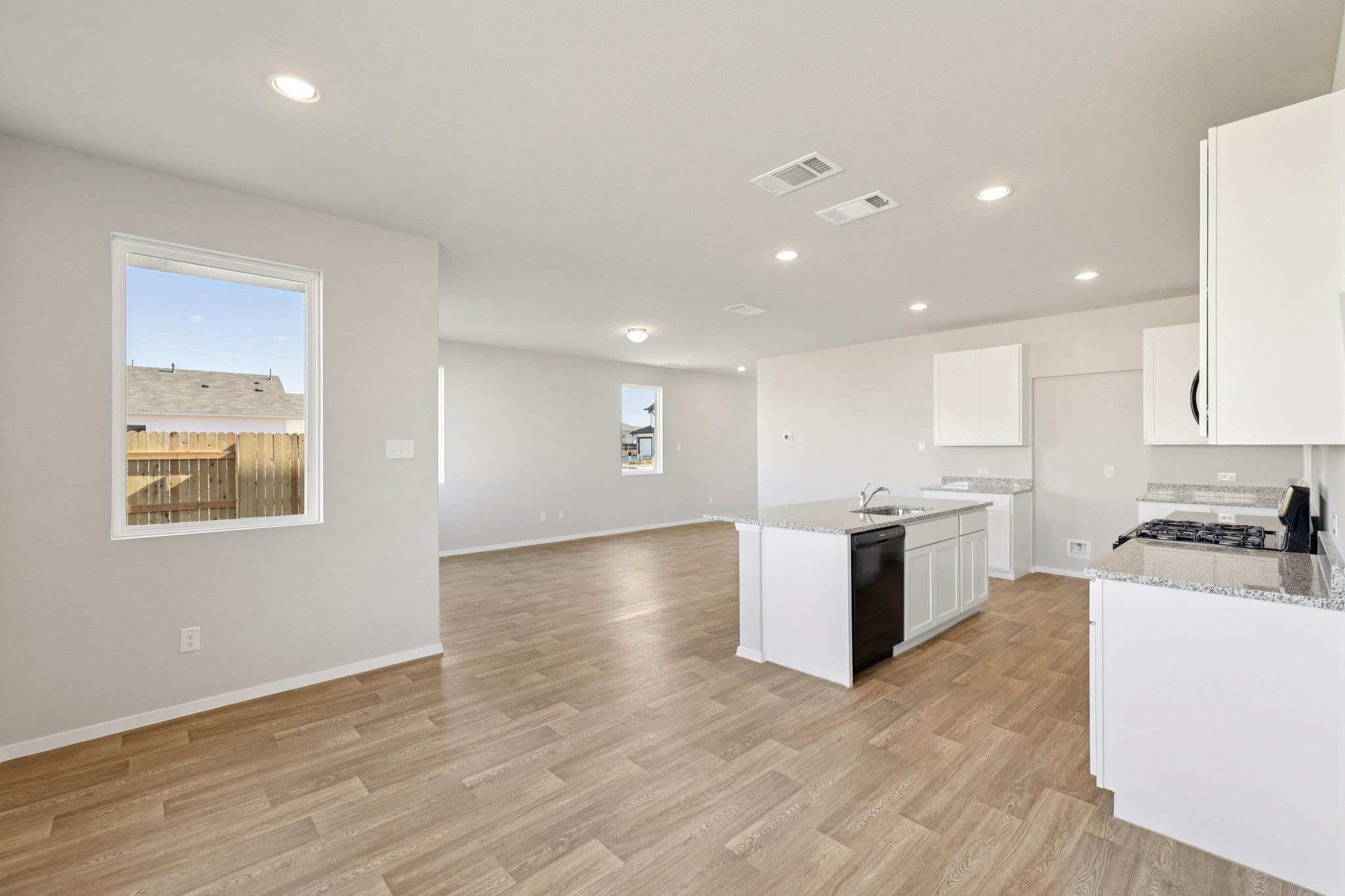 312  Jade St, photo 10
