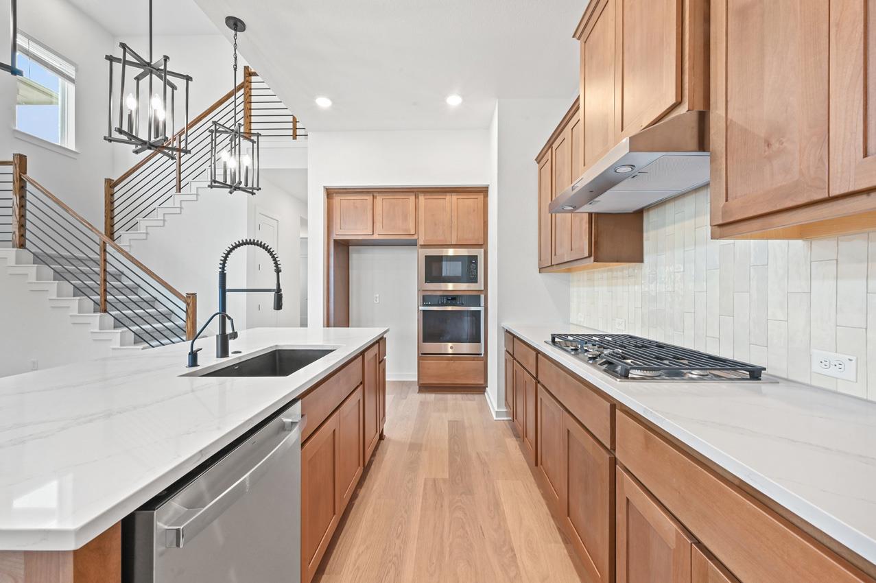 244  Basket Flower Loop, photo 3