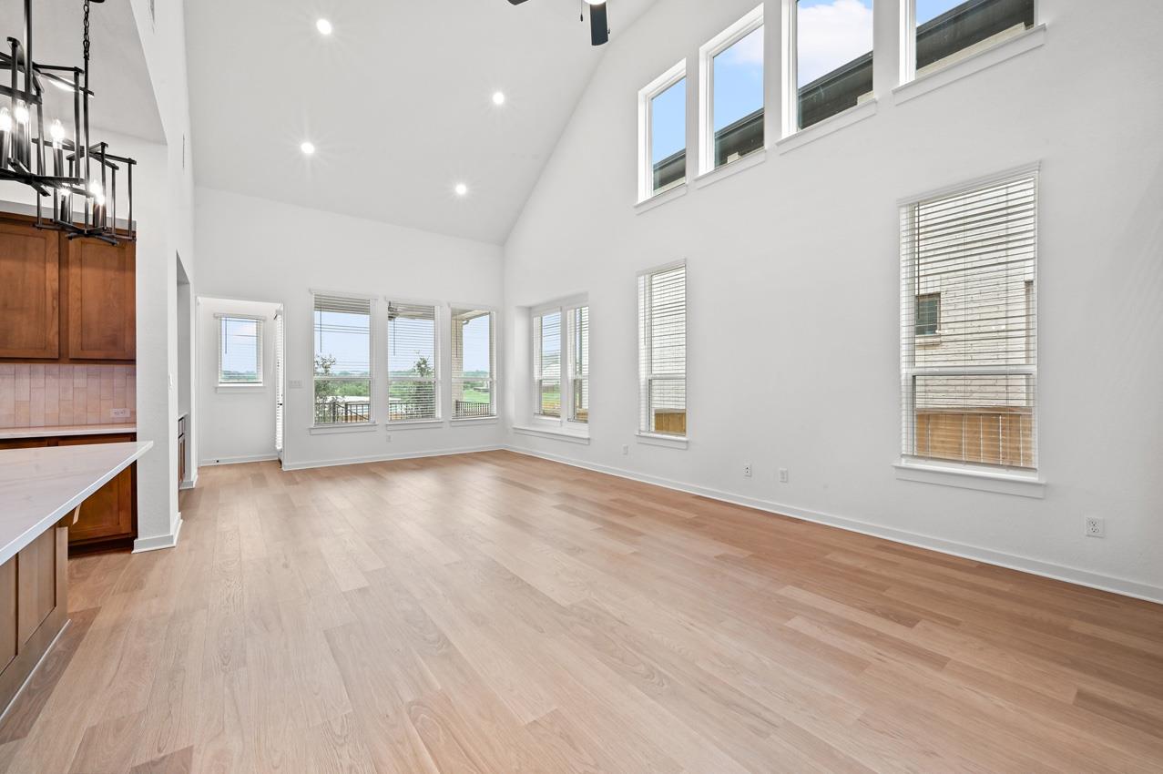 244  Basket Flower Loop, photo 8