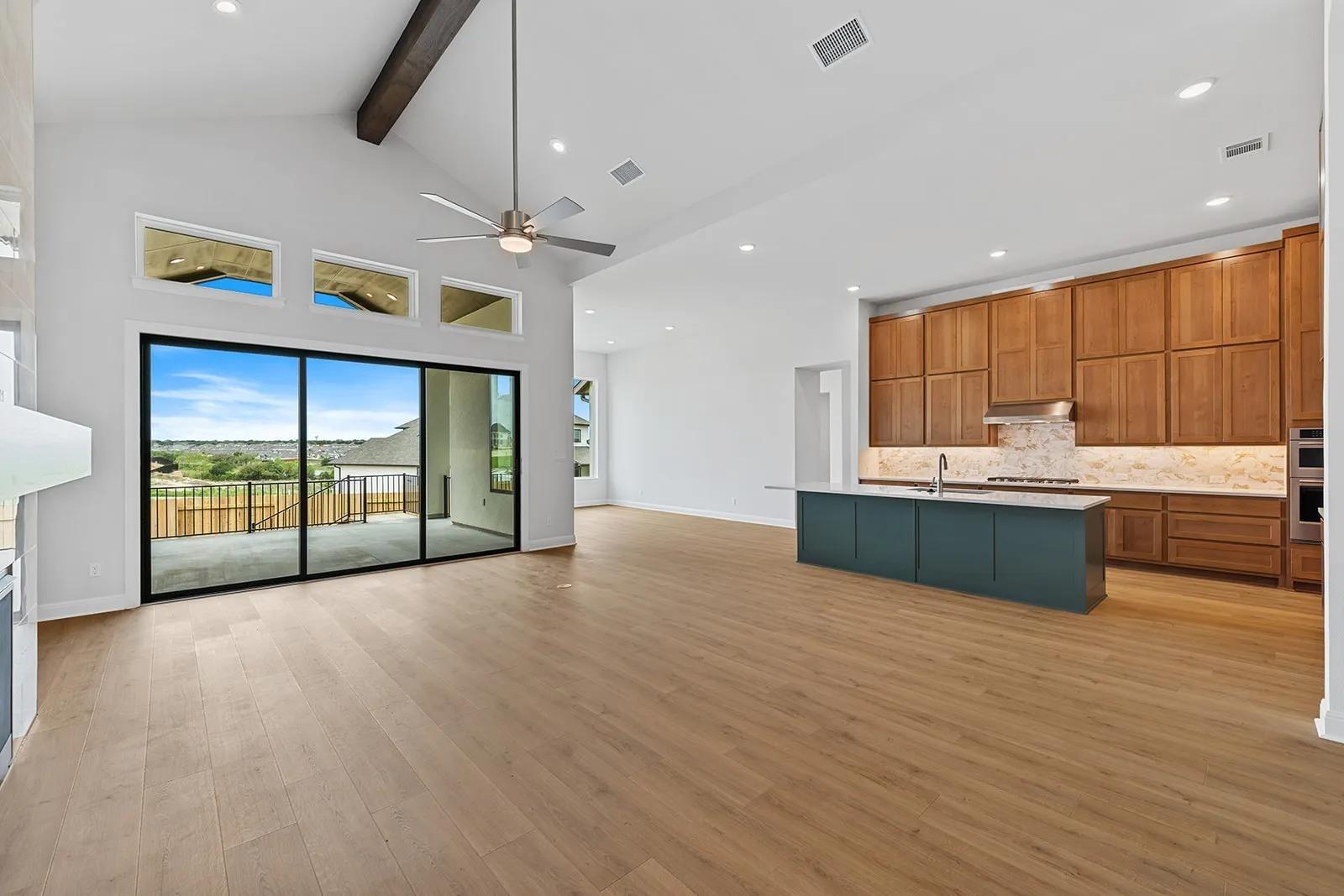 201 Clancy Dr photo 3