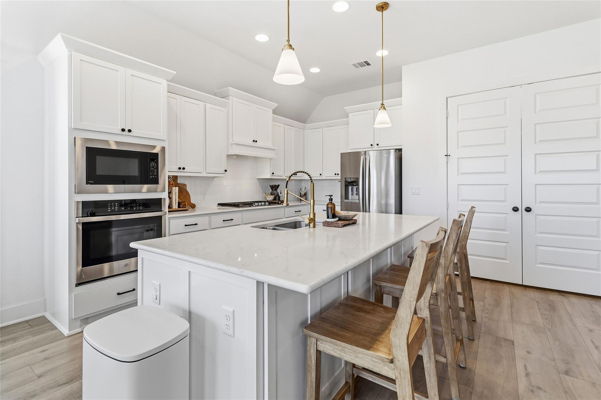 14421  Kira Ln, photo 3